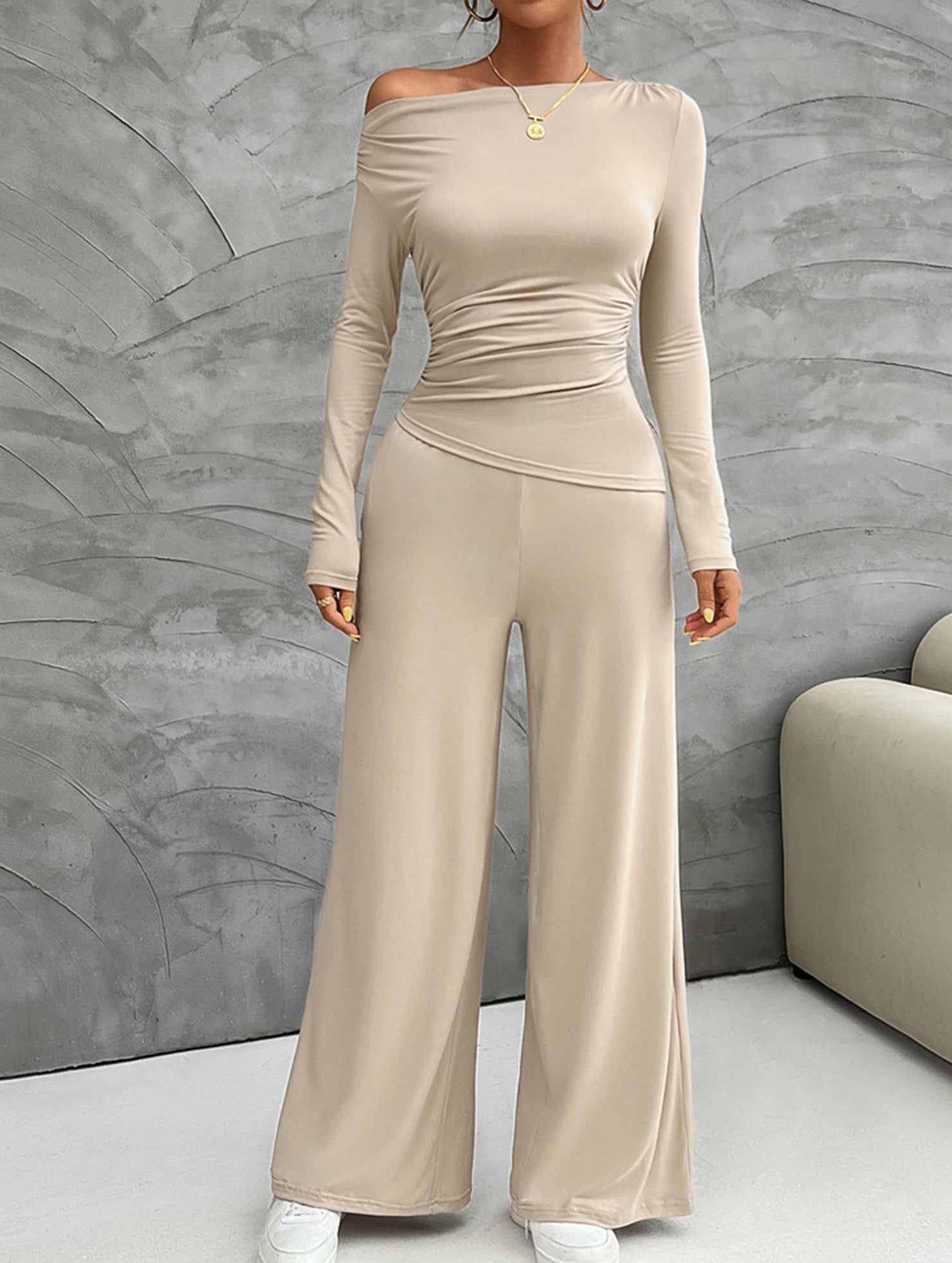 Versatile T-shirt and trousers set for women_CWSS01414