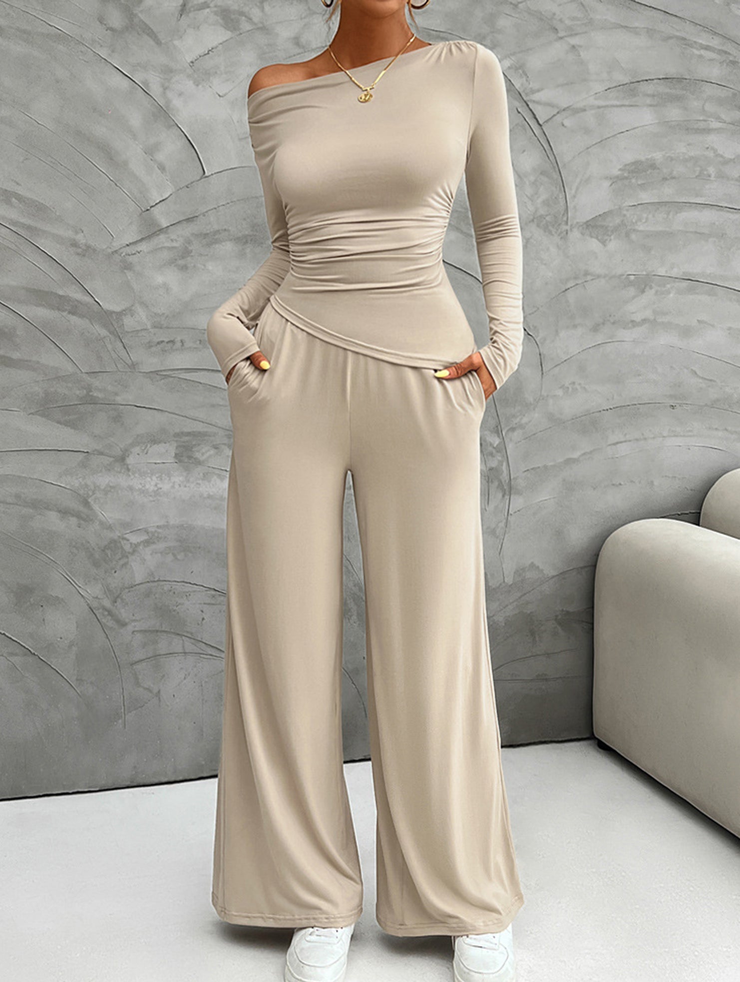 Versatile T-shirt and trousers set for women_CWSS01414