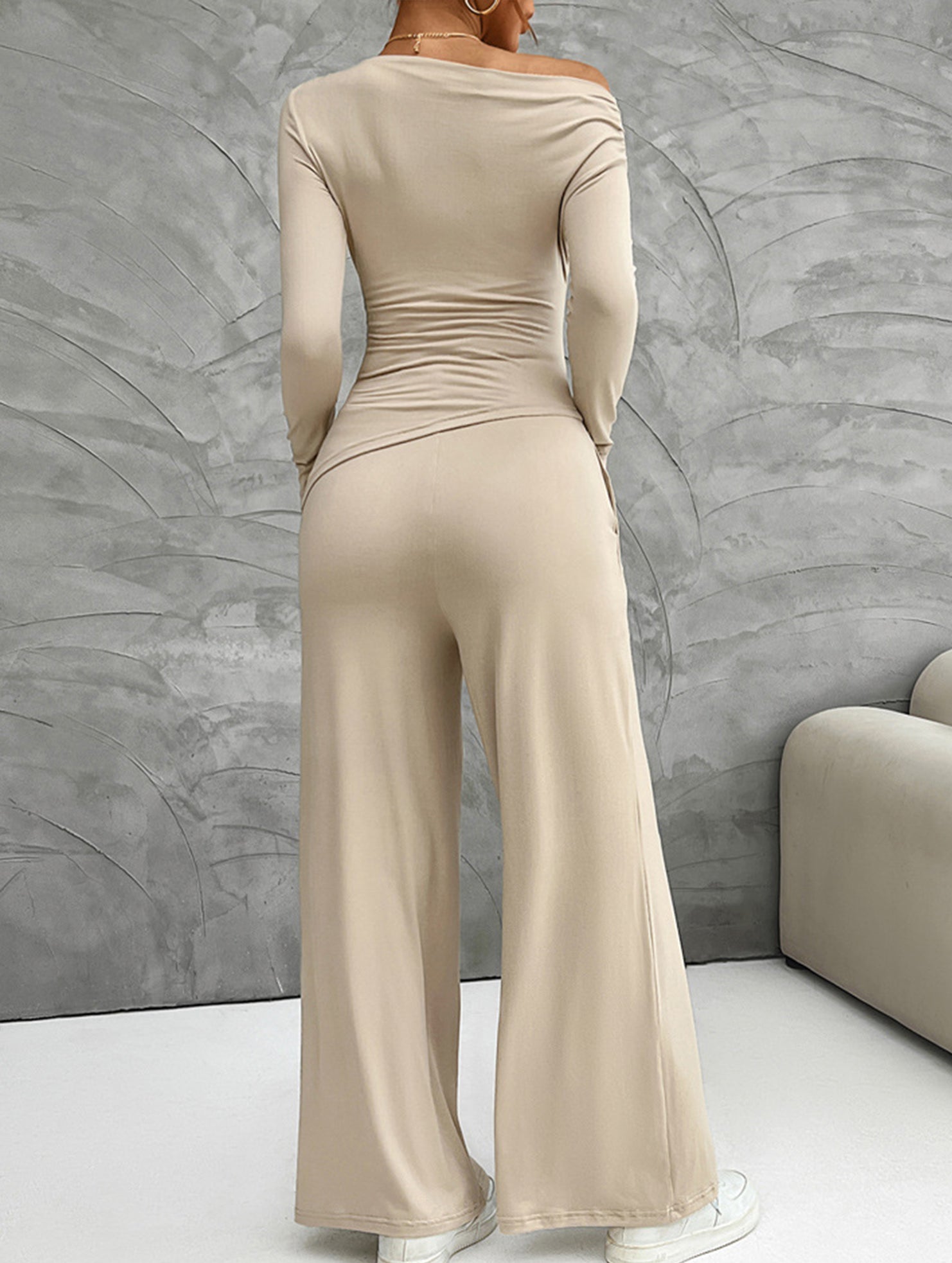 Versatile T-shirt and trousers set for women_CWSS01414