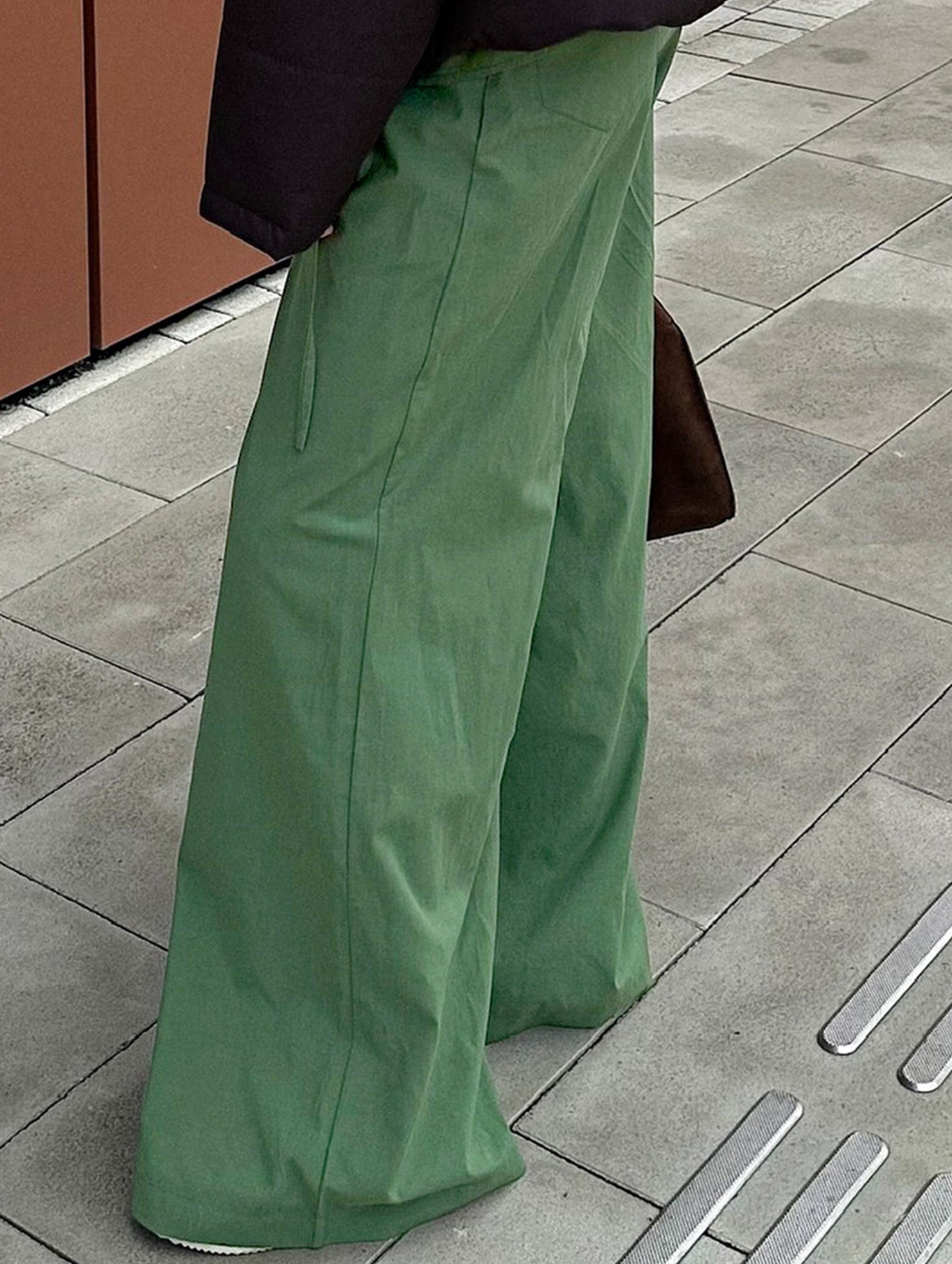 Stylish Ruffled Puff Sleeve Top and Pants Set_CWSS01438