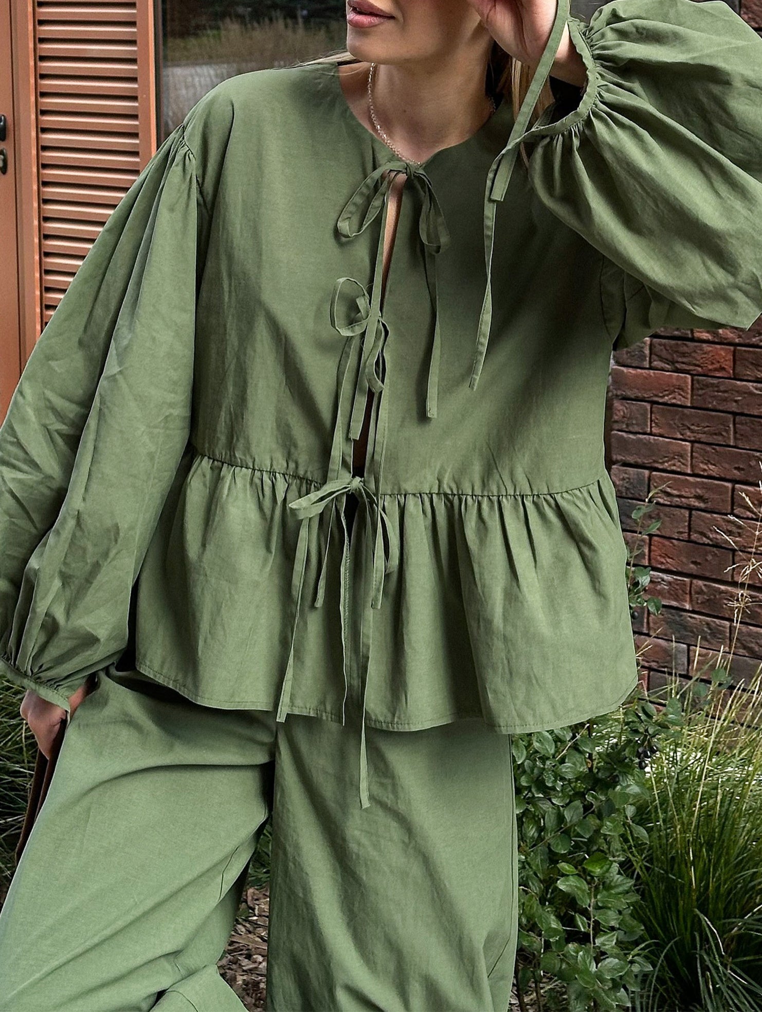 Stylish Ruffled Puff Sleeve Top and Pants Set_CWSS01438