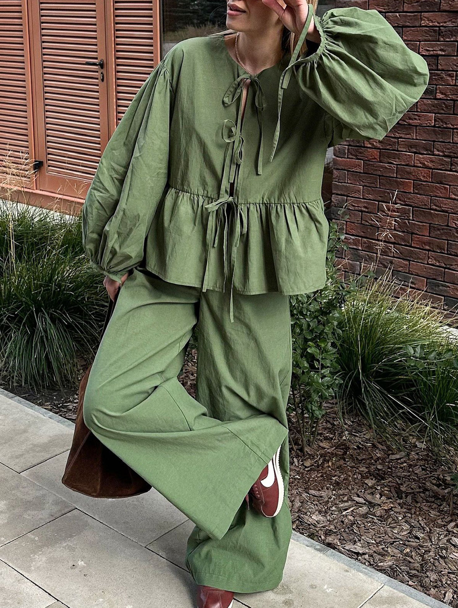 Stylish Ruffled Puff Sleeve Top and Pants Set_CWSS01438