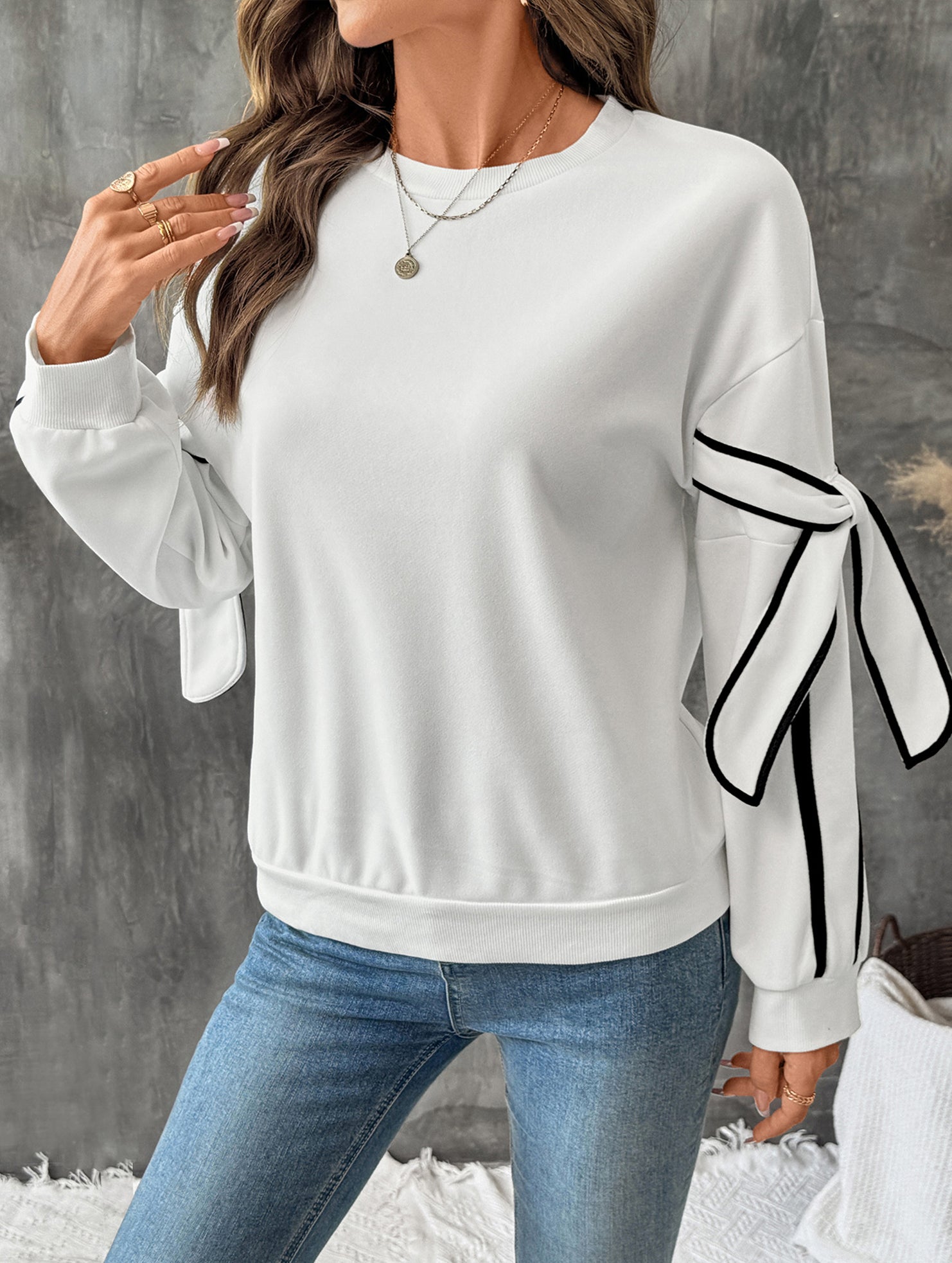 Bowknot round neck long-sleeved pullover sweatshirt