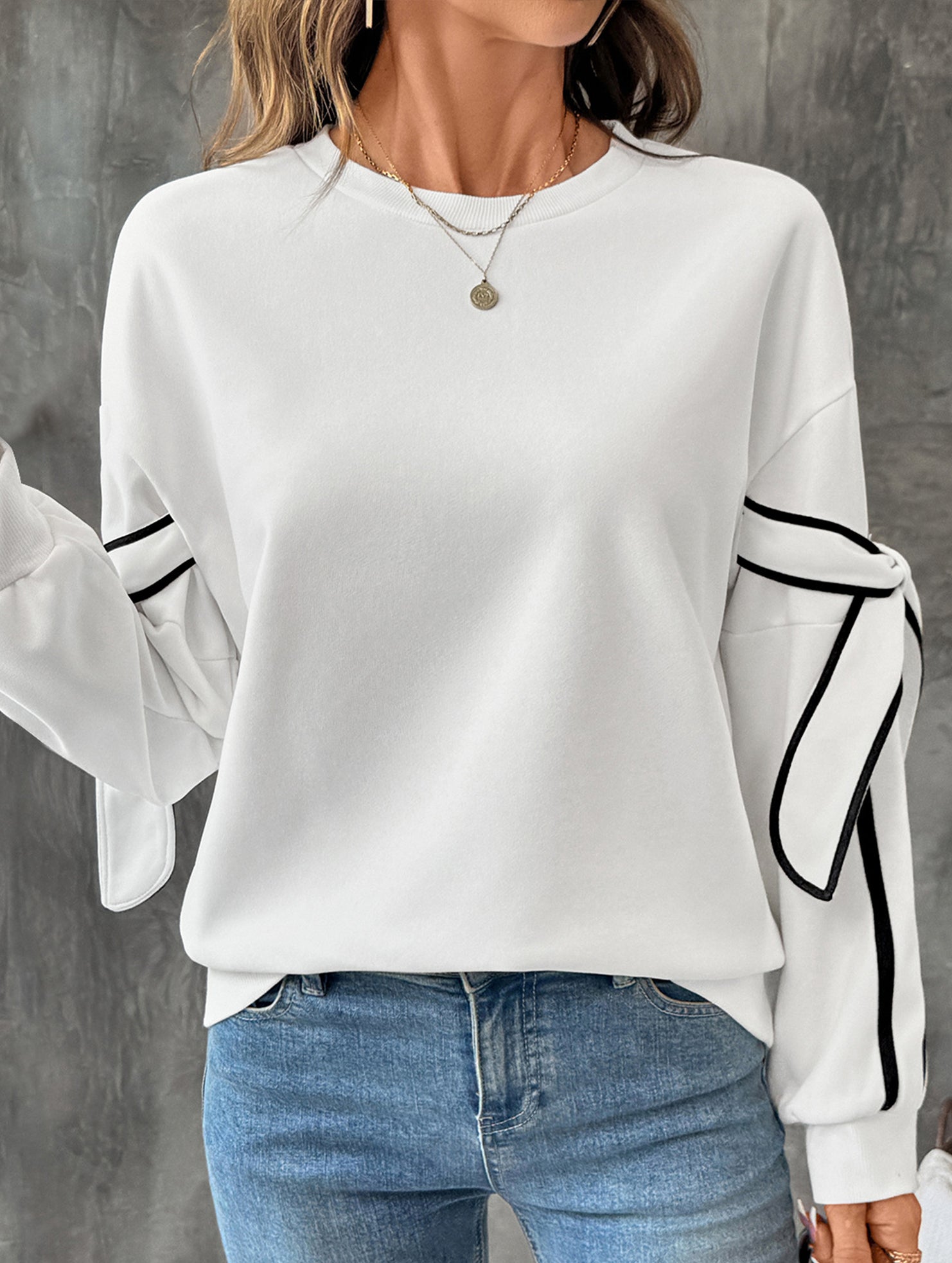 Bowknot round neck long-sleeved pullover sweatshirt