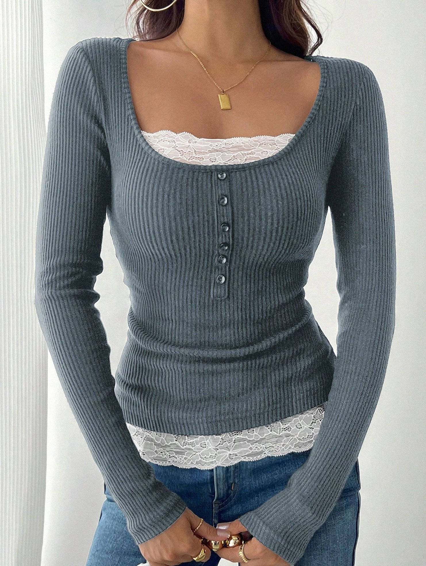 Simple square lace single-breasted slim-fit top