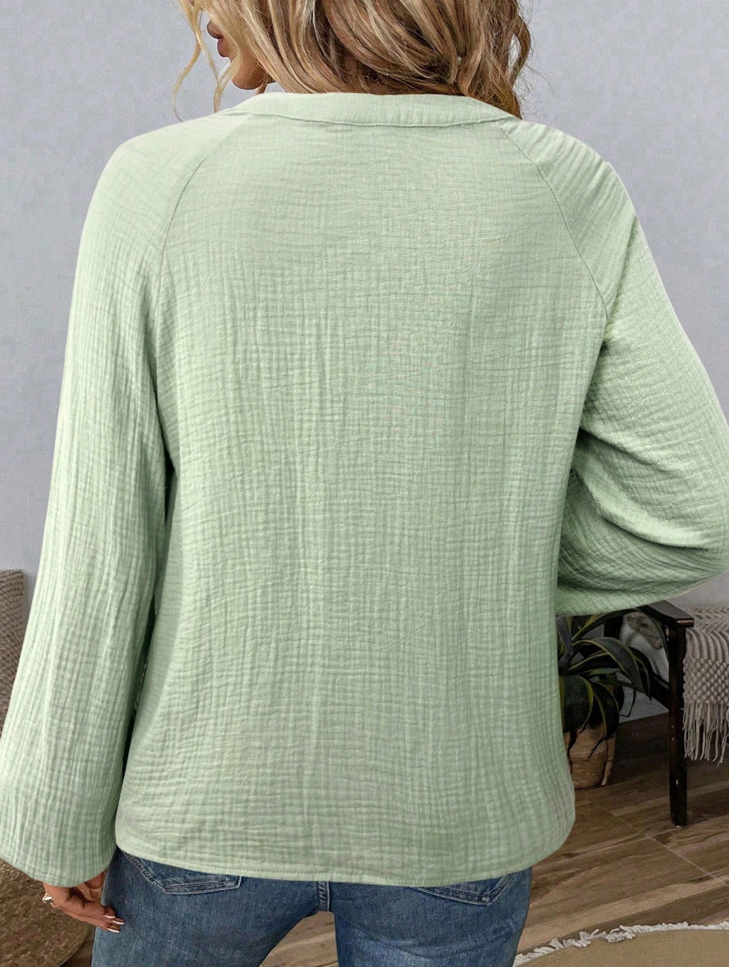 Fashionable design V-neck embroidered top