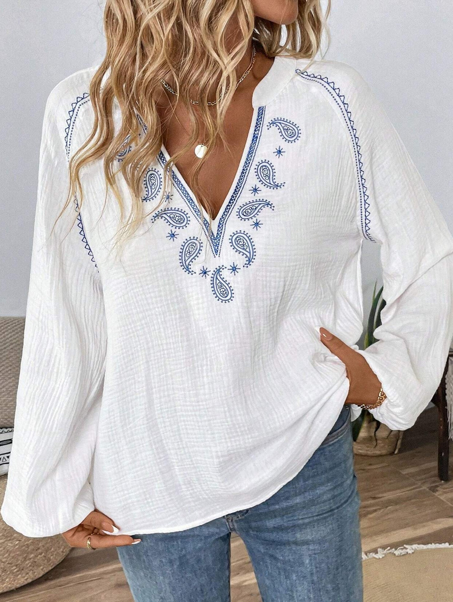 Fashionable design V-neck embroidered top