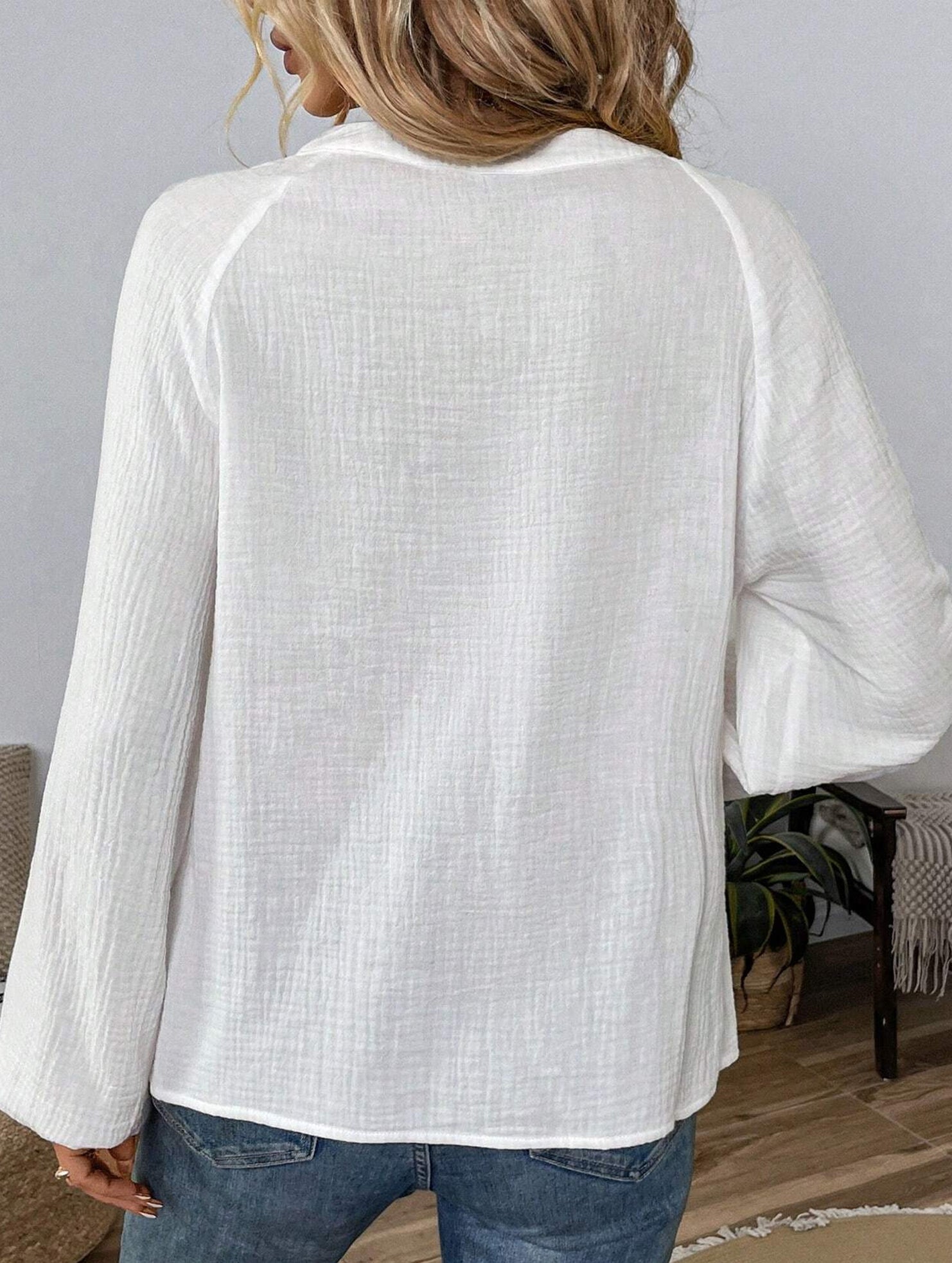 Fashionable design V-neck embroidered top