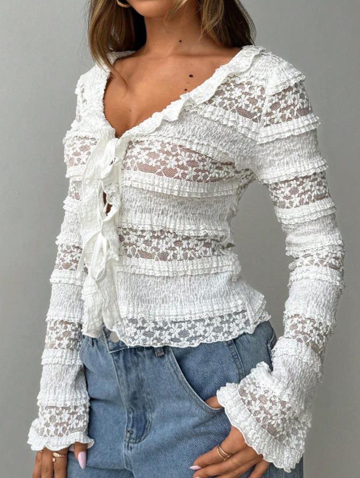Solid color lace sweet lace long-sleeved shirt