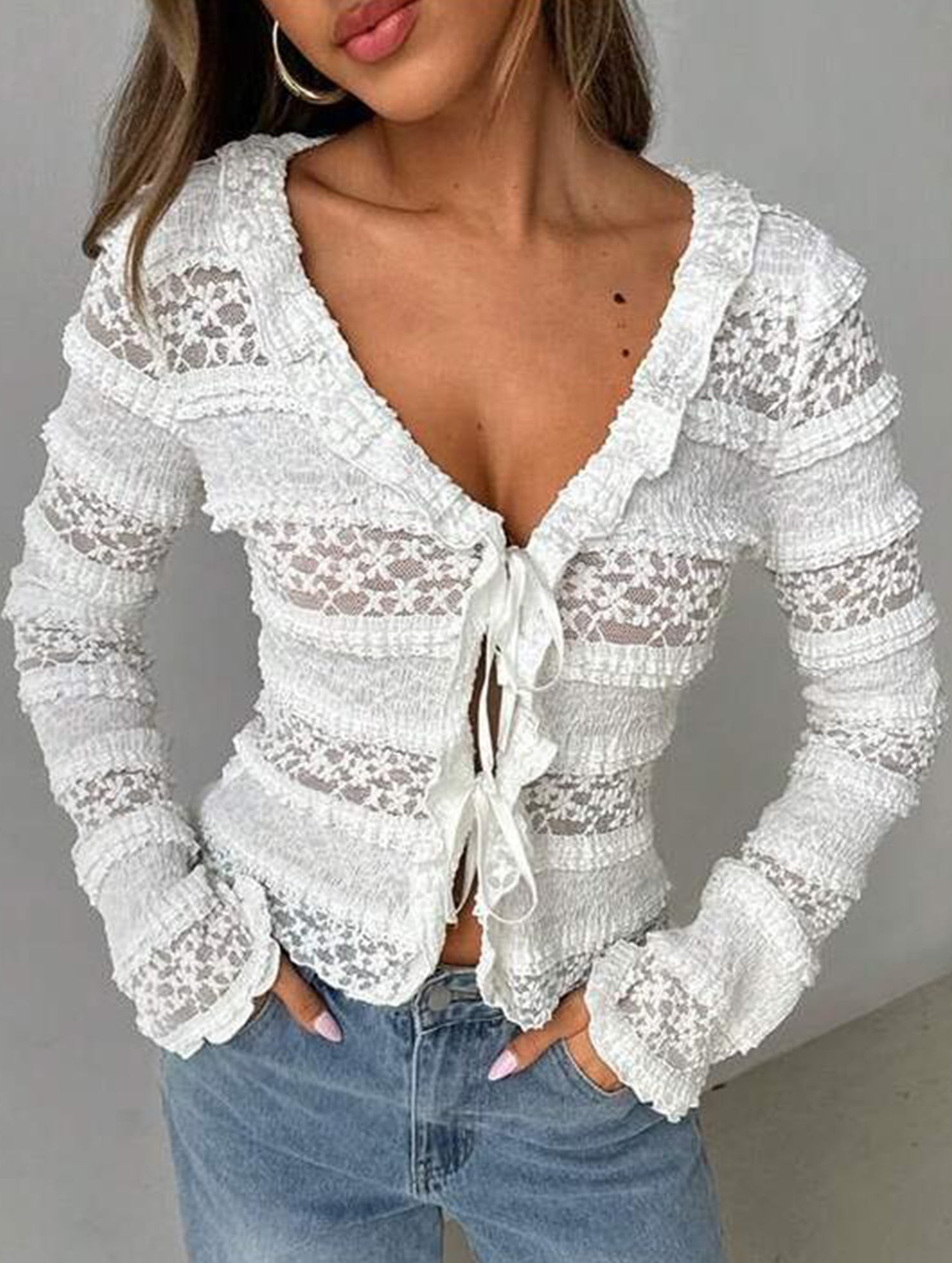 Solid color lace sweet lace long-sleeved shirt