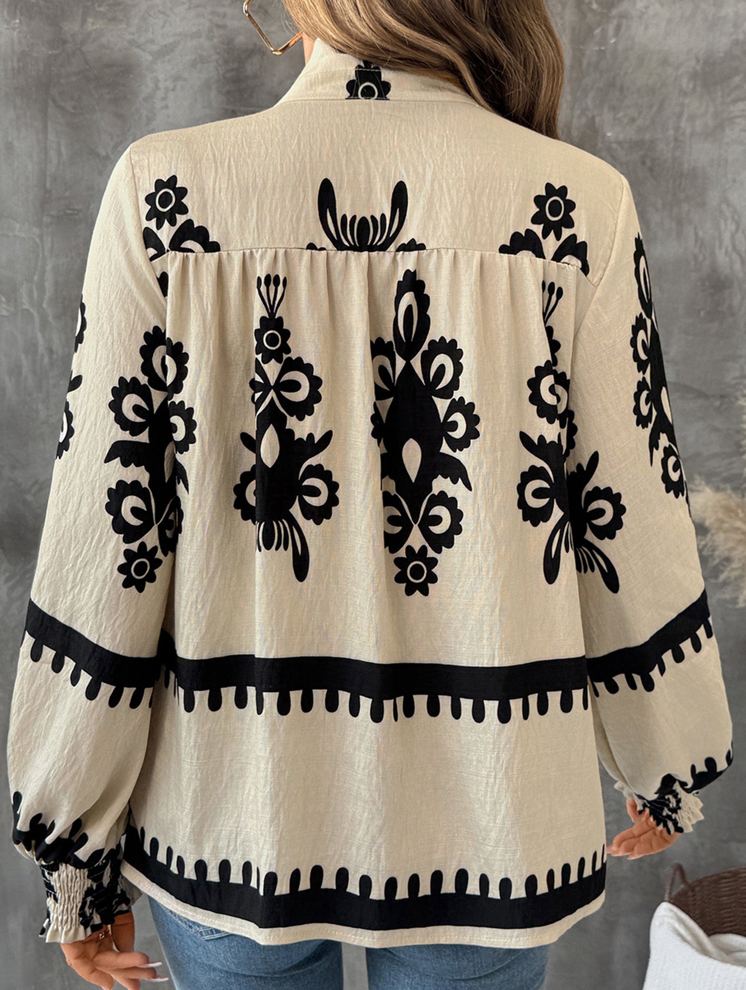 Open-collar vintage print long-sleeved shirt