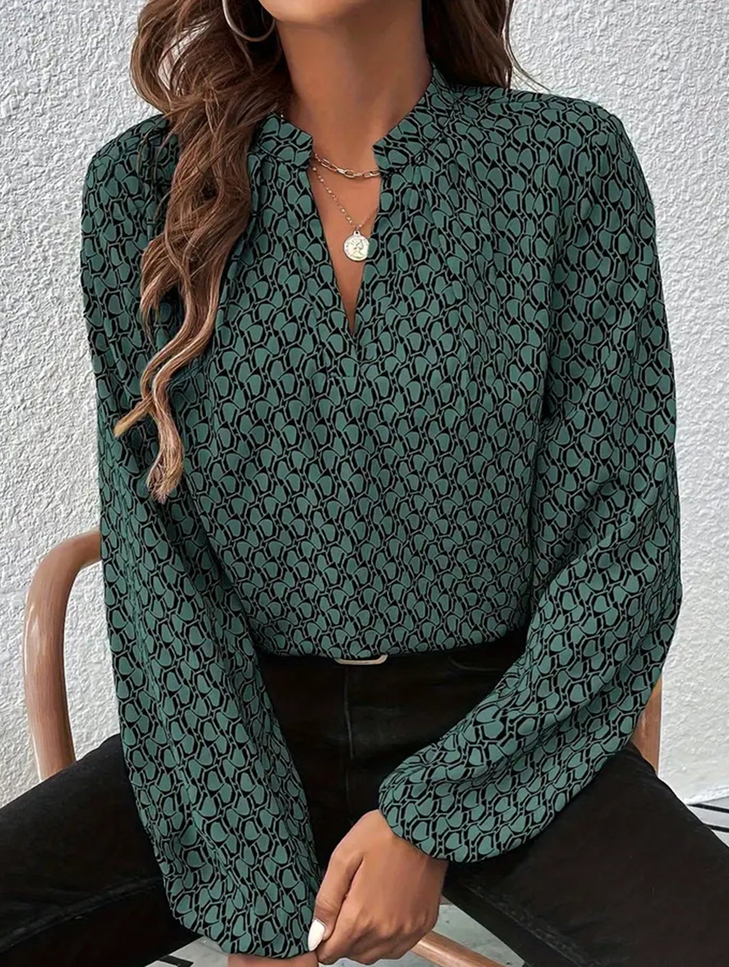 Women's pleated collar lantern sleeve shirt