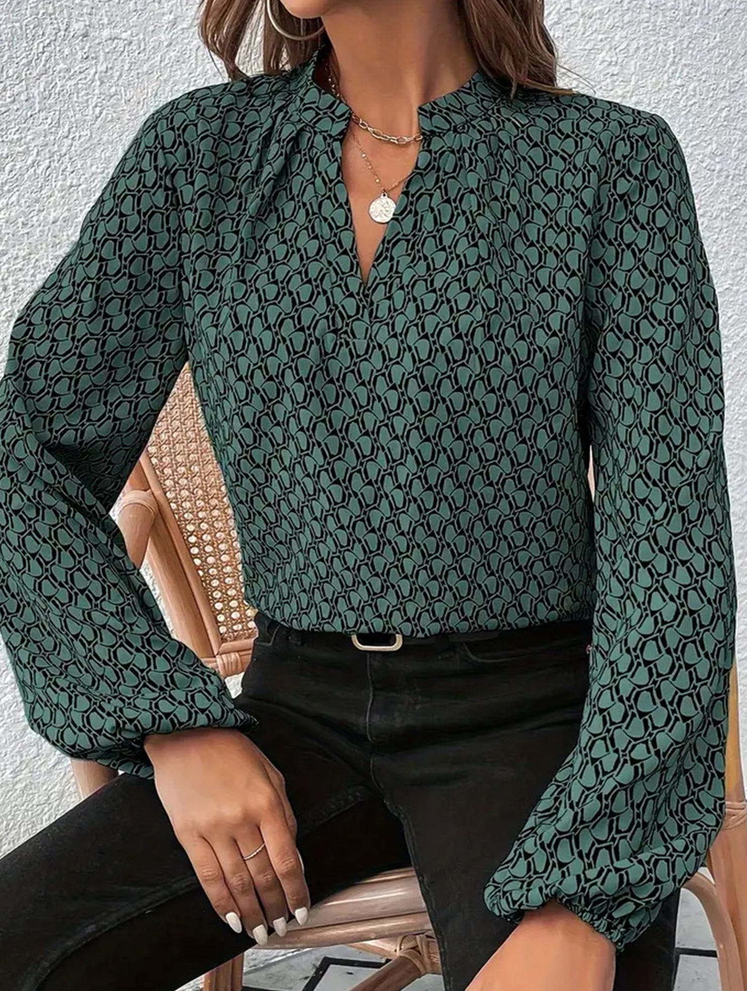 Women's pleated collar lantern sleeve shirt