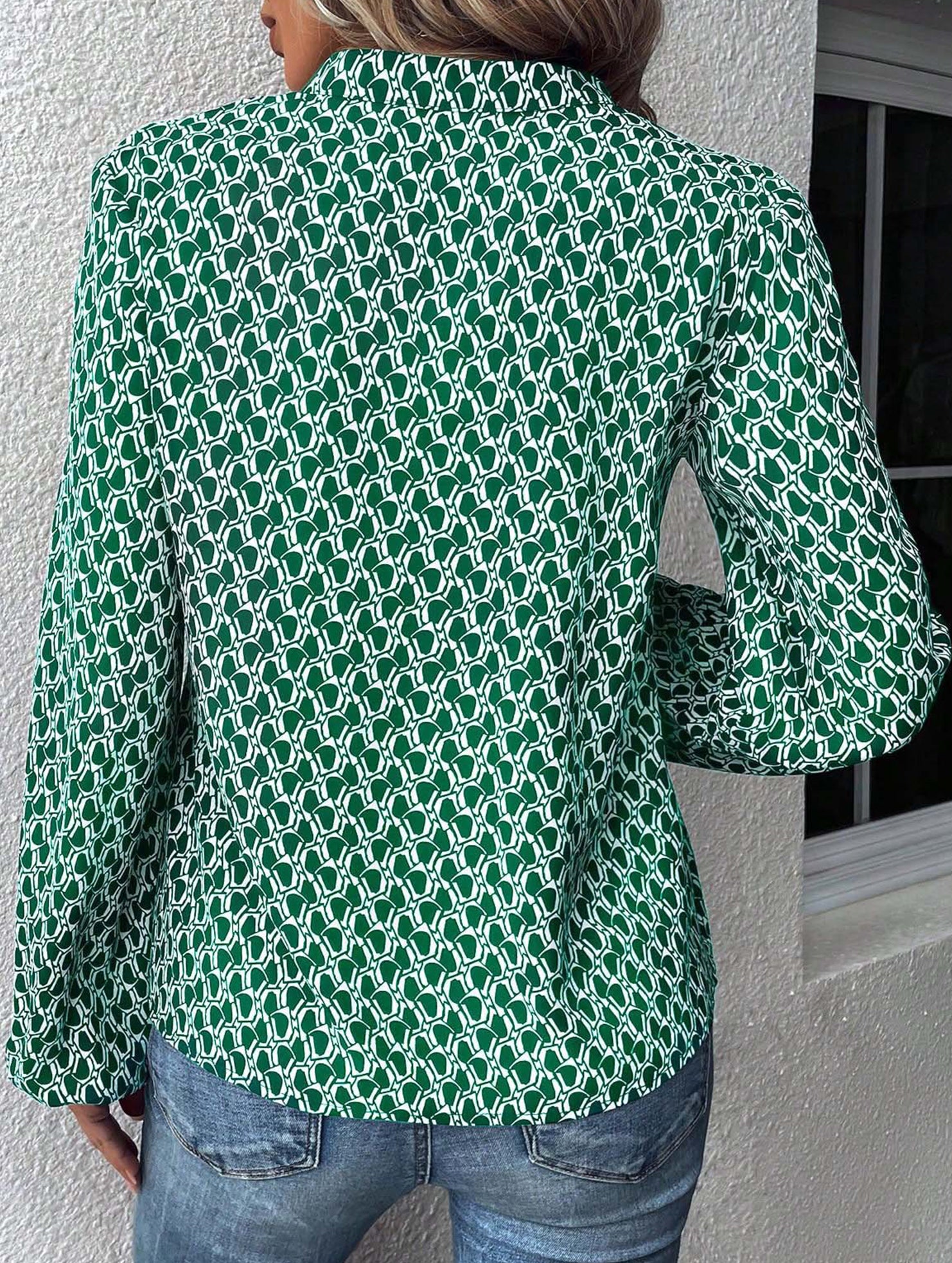 Women's pleated collar lantern sleeve shirt