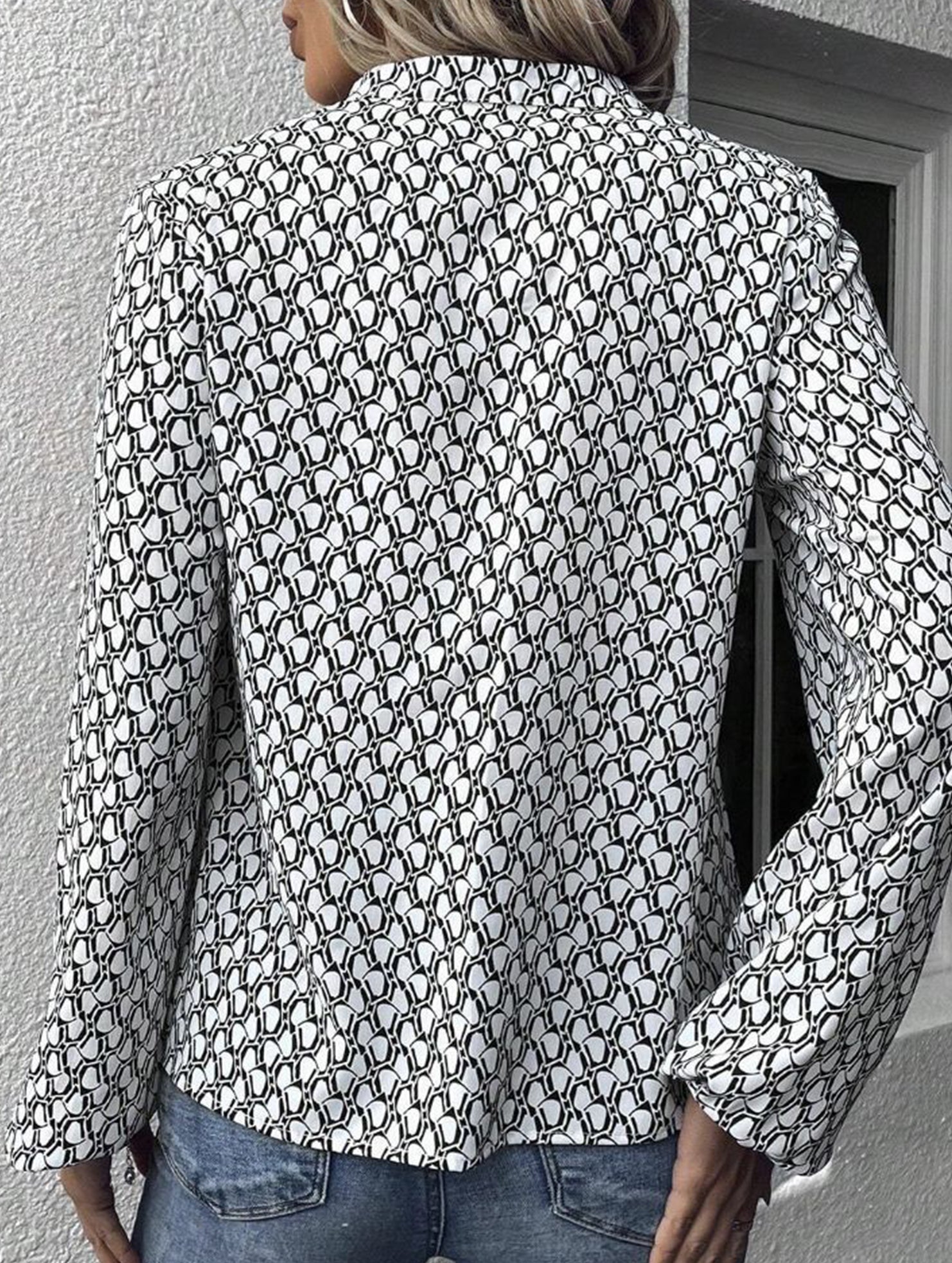 Women's pleated collar lantern sleeve shirt