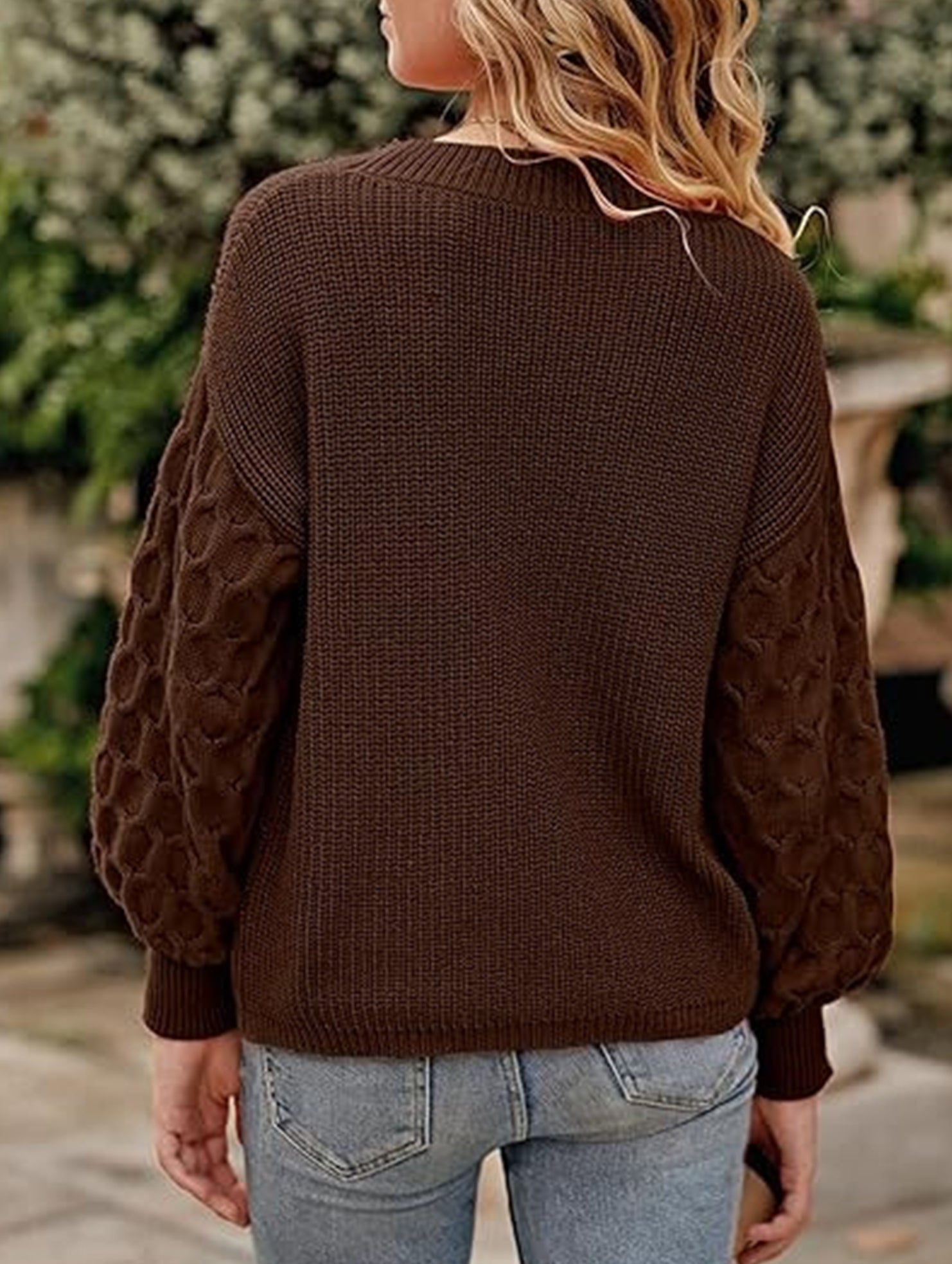 Casual and versatile puff sleeve sweater