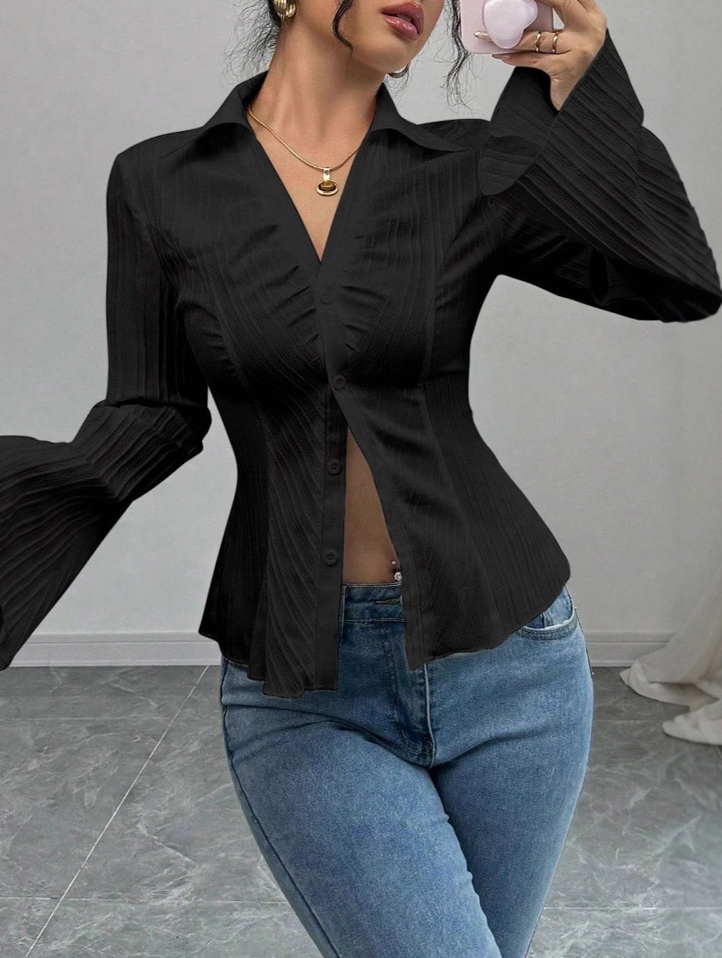 V-neck single-breasted solid color striped shirt