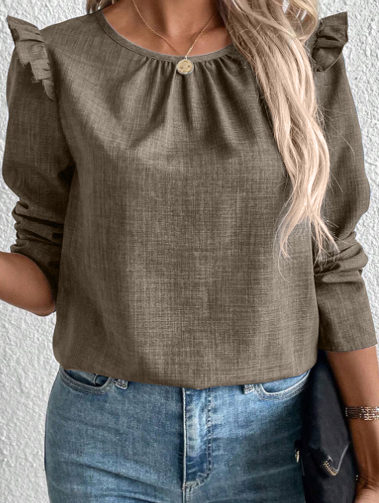 Single-breasted fashionable T-shirt with back buttons