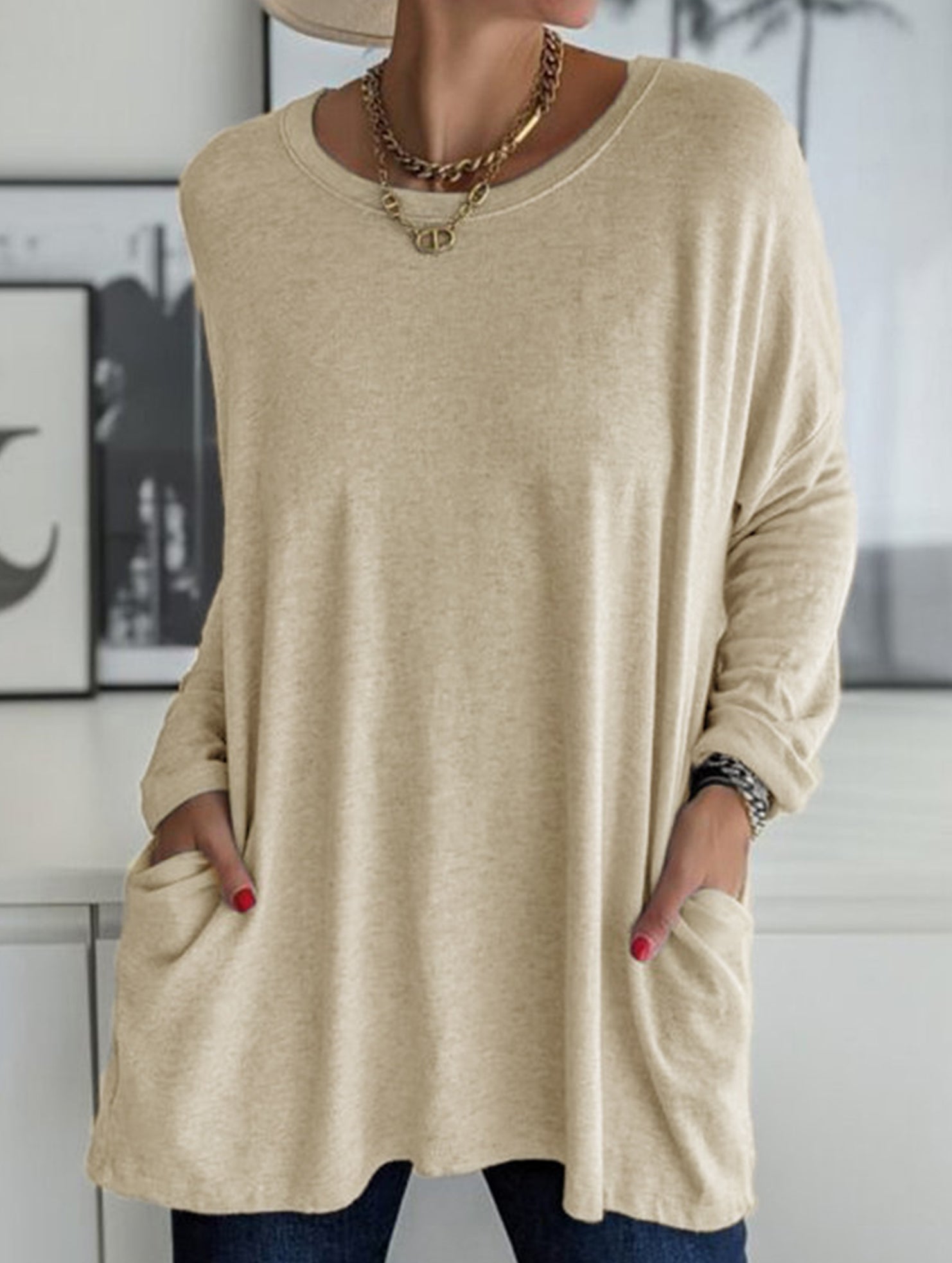 Round neck loose pocket solid color T-shirt