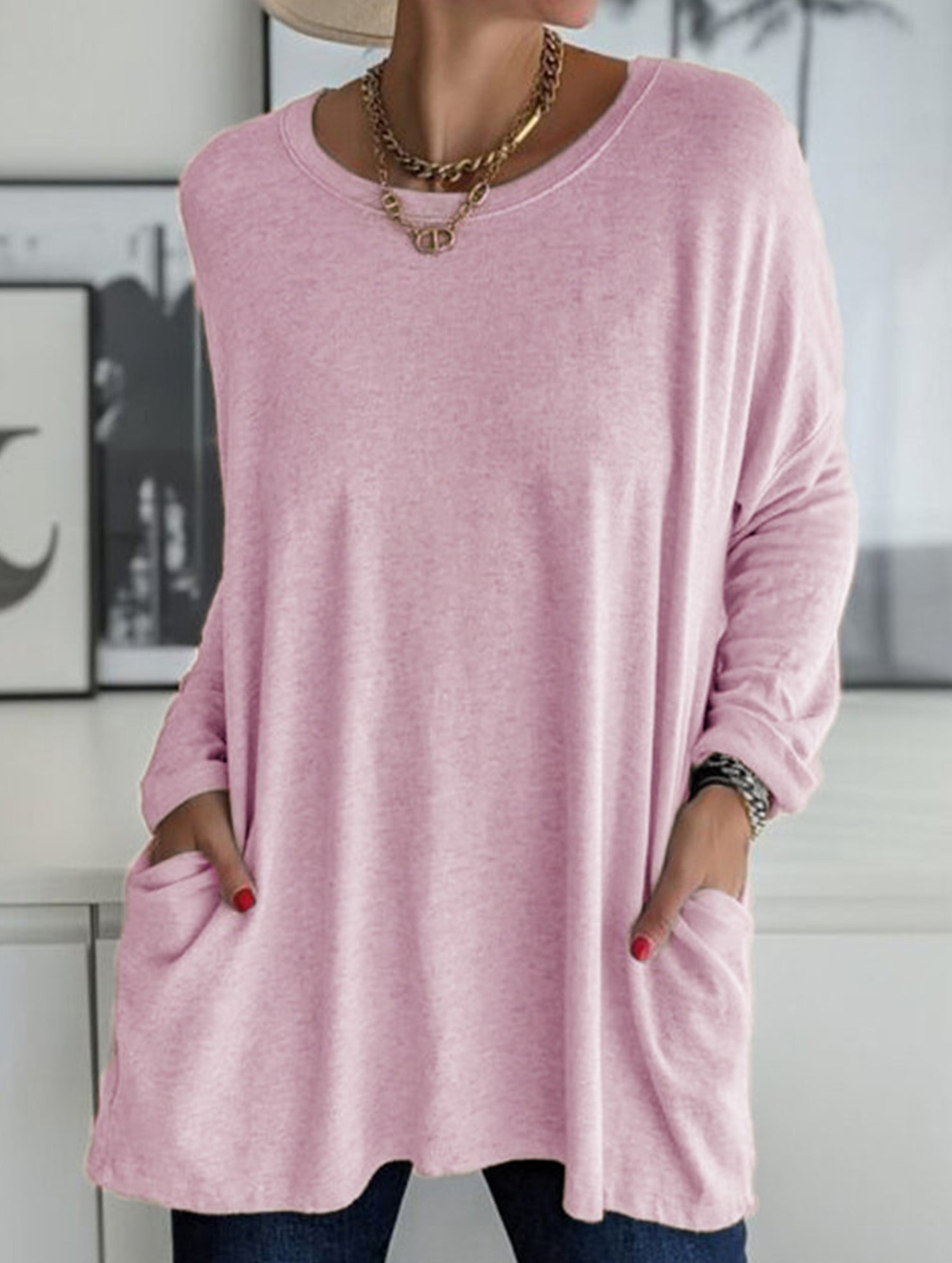 Round neck loose pocket solid color T-shirt