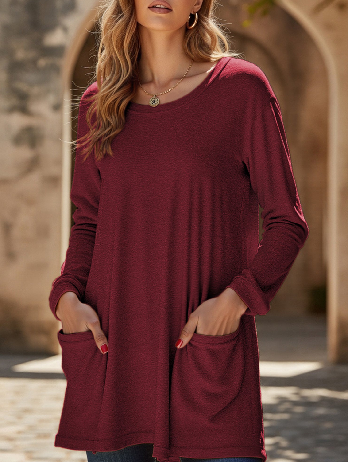 Round neck loose pocket solid color T-shirt