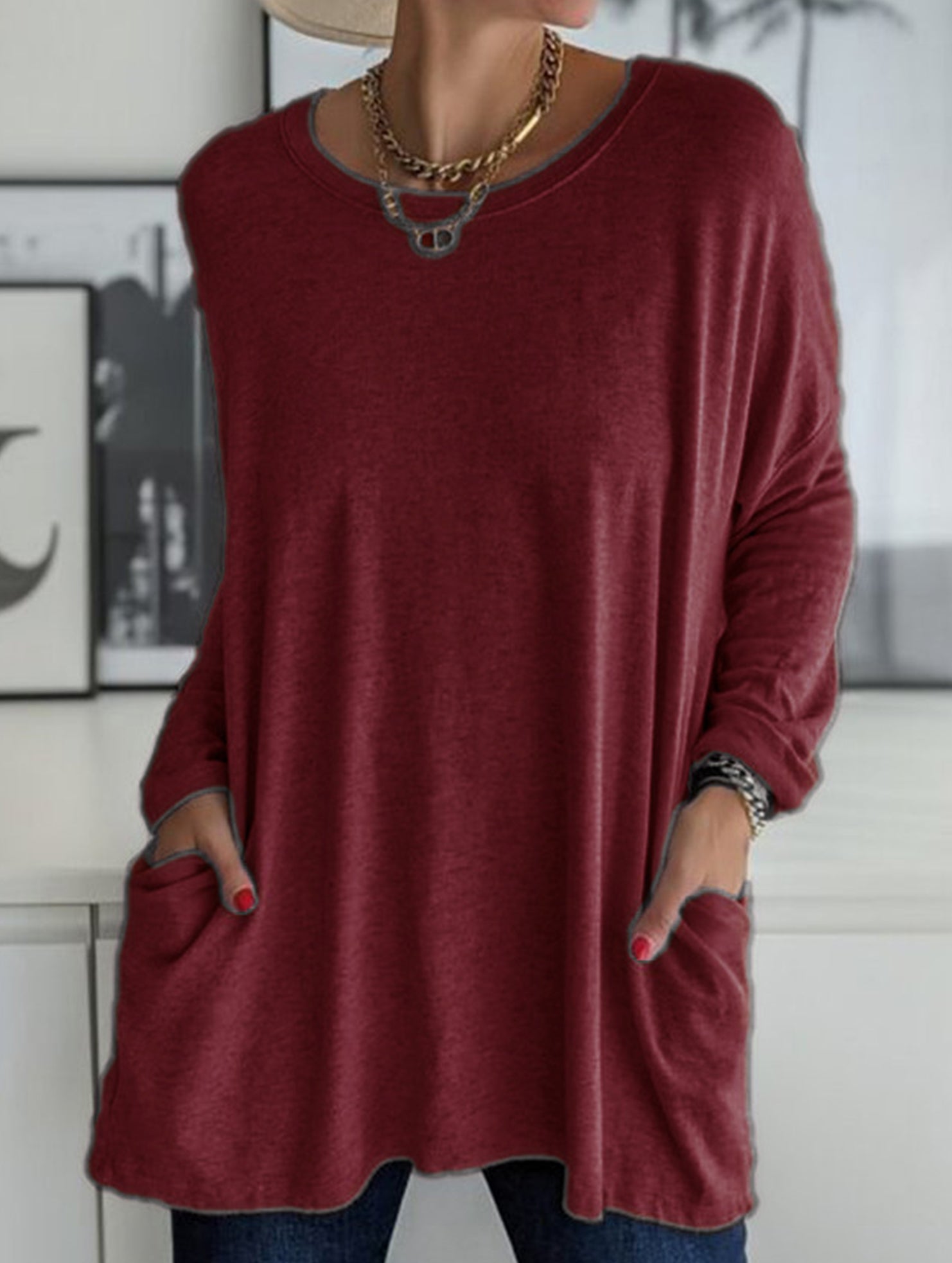 Round neck loose pocket solid color T-shirt