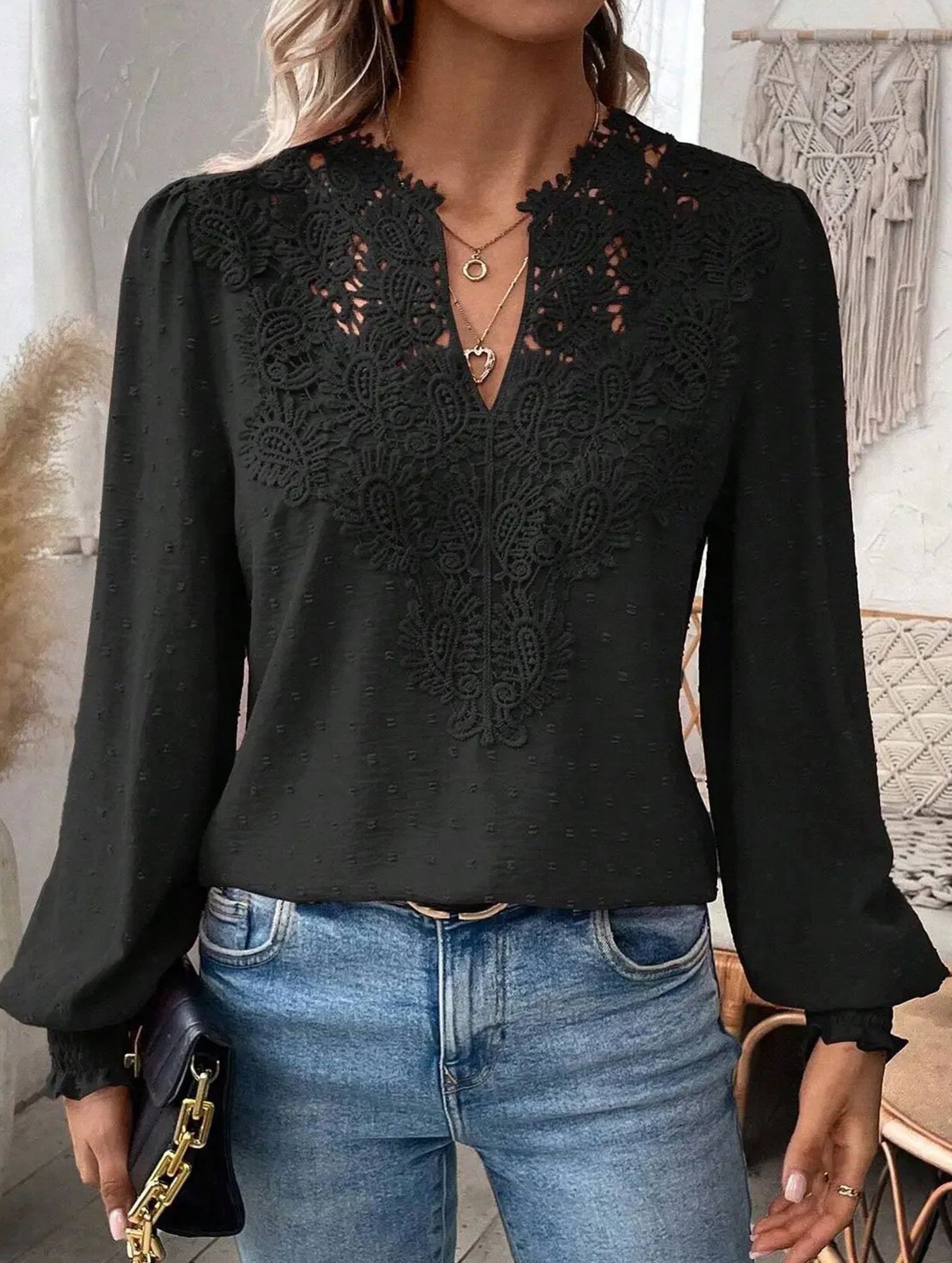 Fashionable V-neck lace solid color top