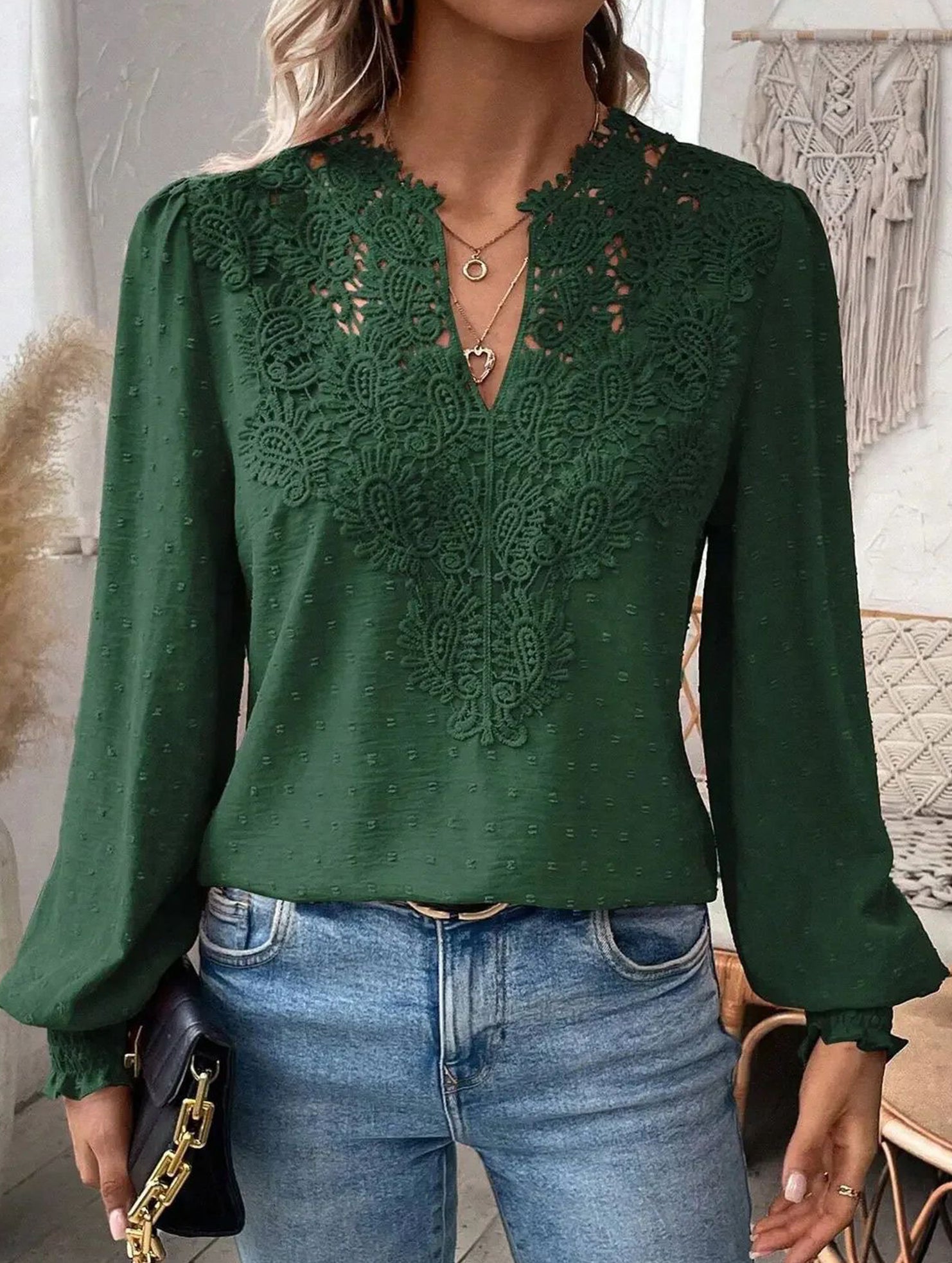 Fashionable V-neck lace solid color top