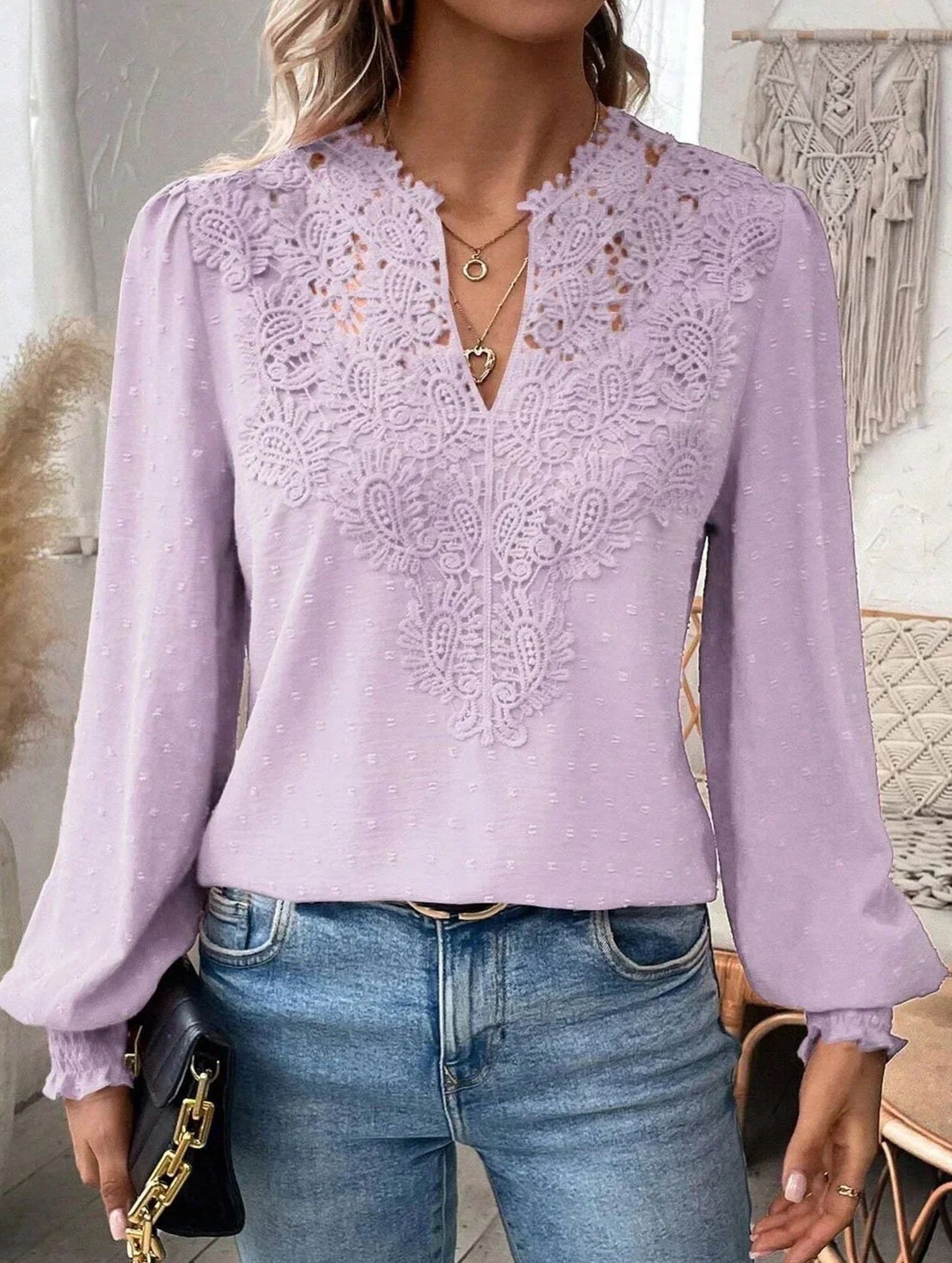 Fashionable V-neck lace solid color top