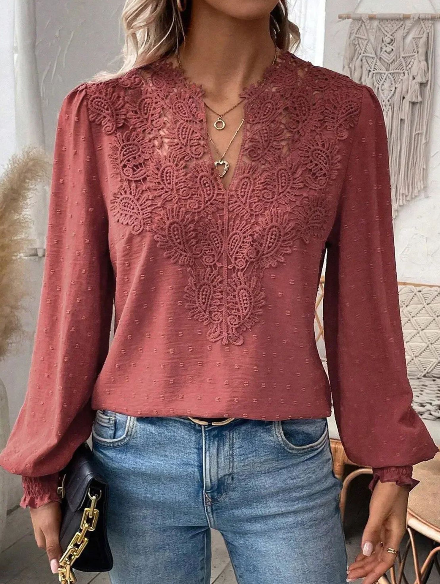 Fashionable V-neck lace solid color top