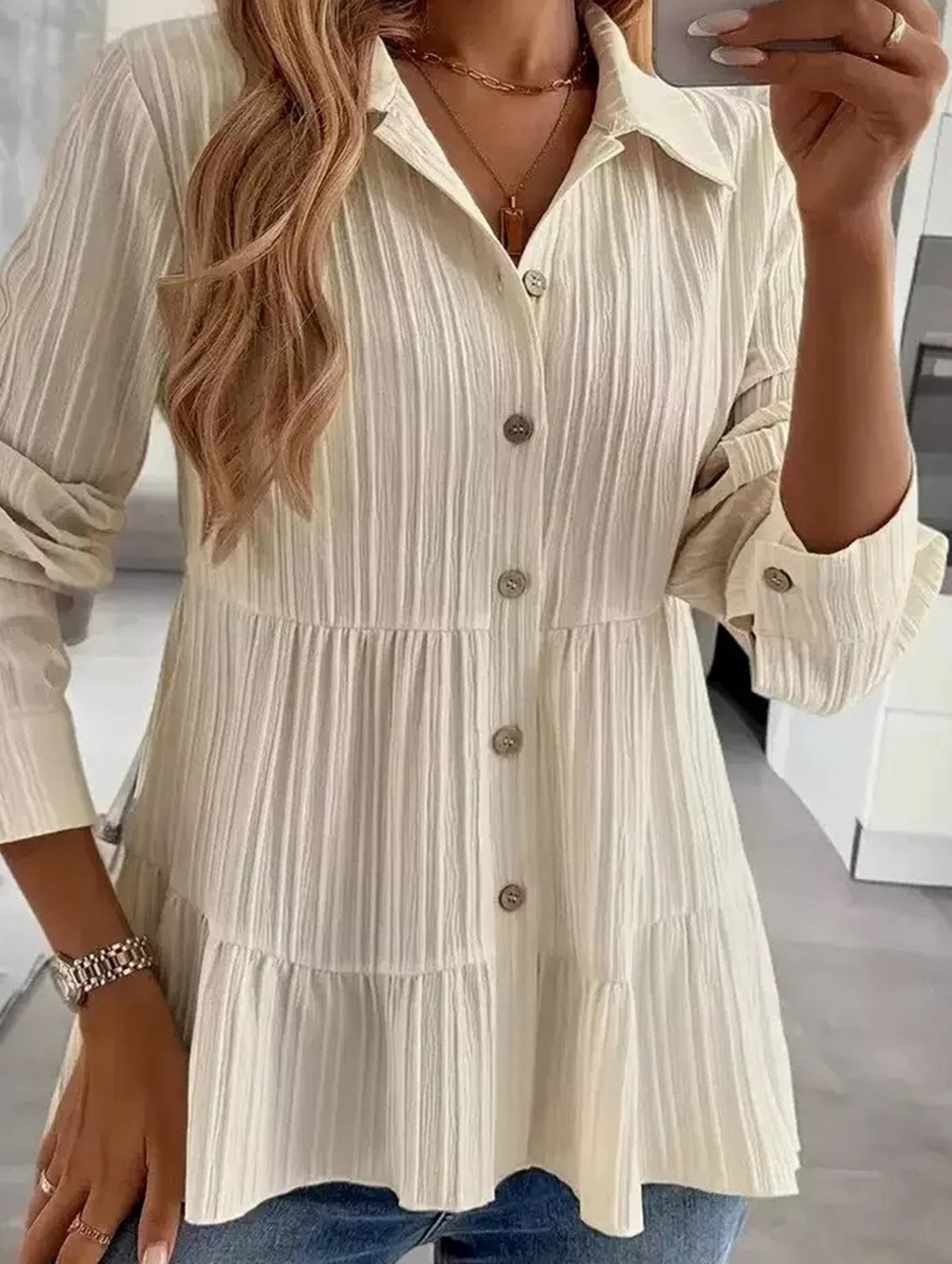 Stylish and comfortable long-sleeved shirt