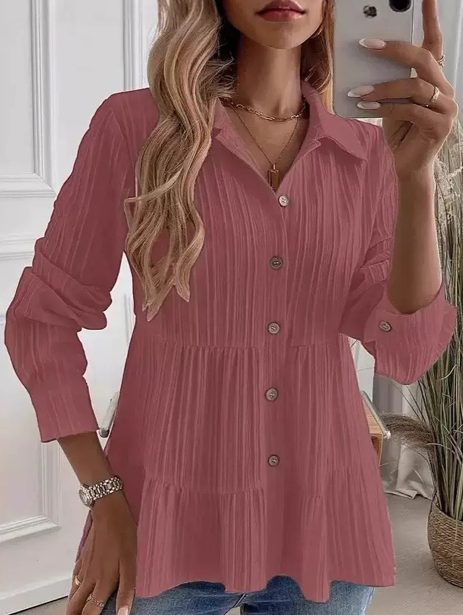 Stylish and comfortable long-sleeved shirt