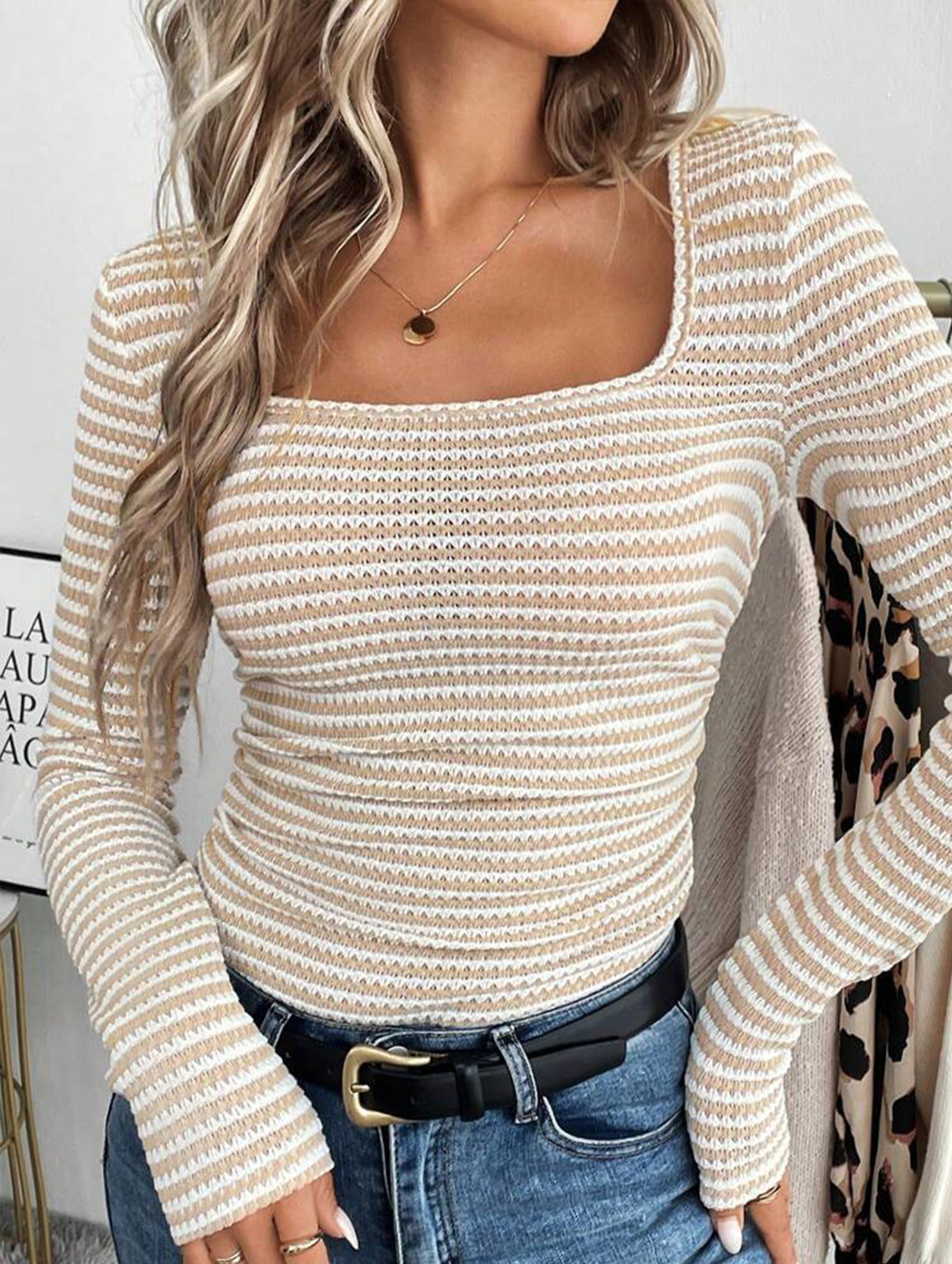 Square neck slim-fit knit long-sleeved shirt