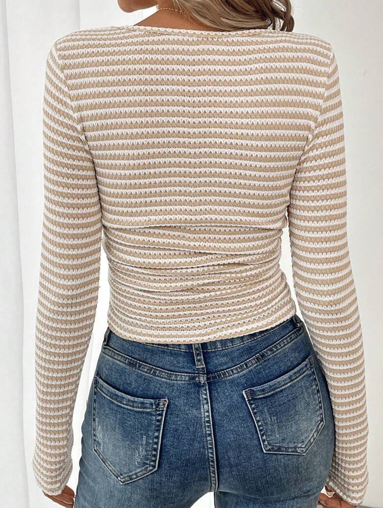 Square neck slim-fit knit long-sleeved shirt