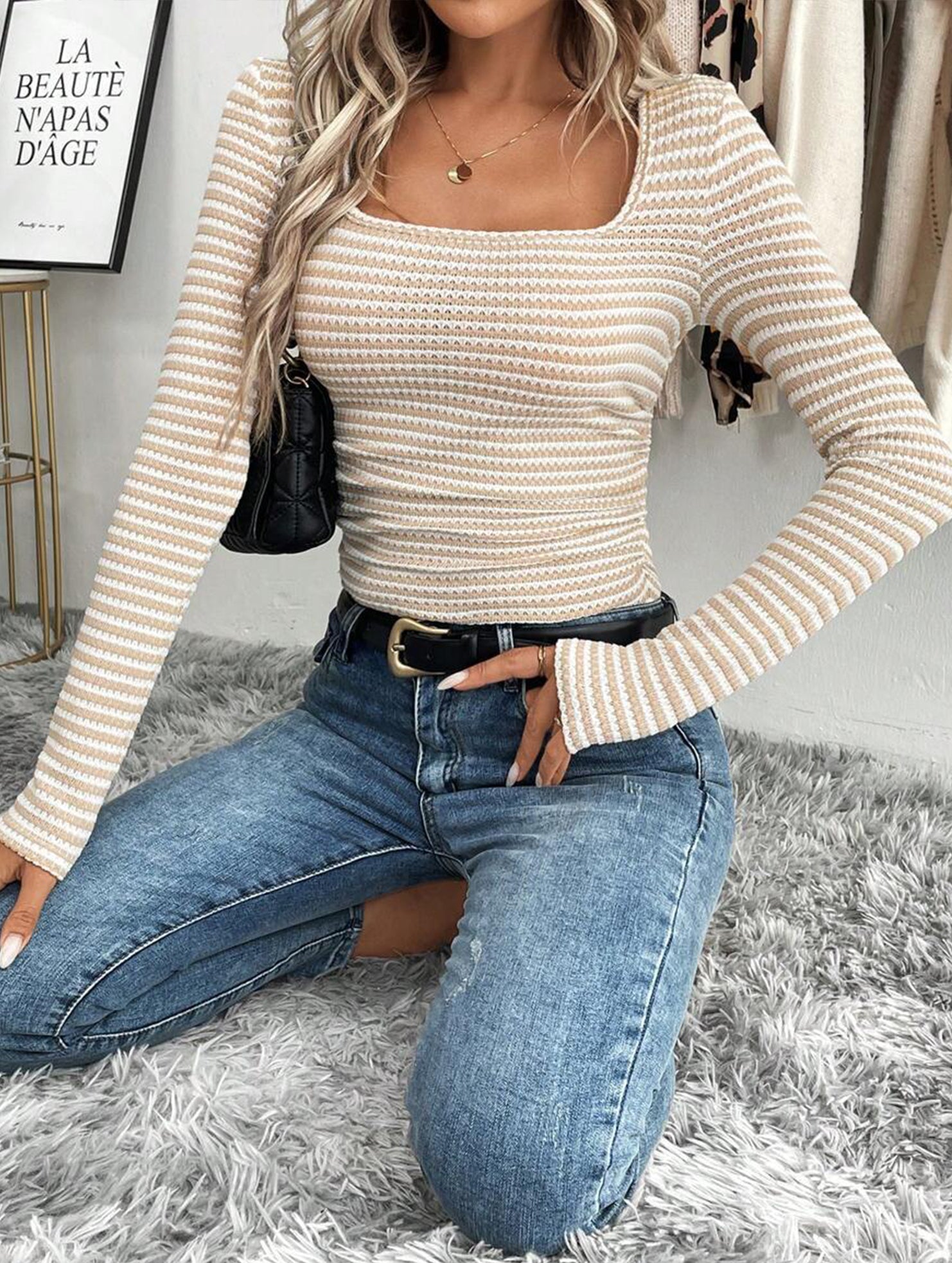 Square neck slim-fit knit long-sleeved shirt