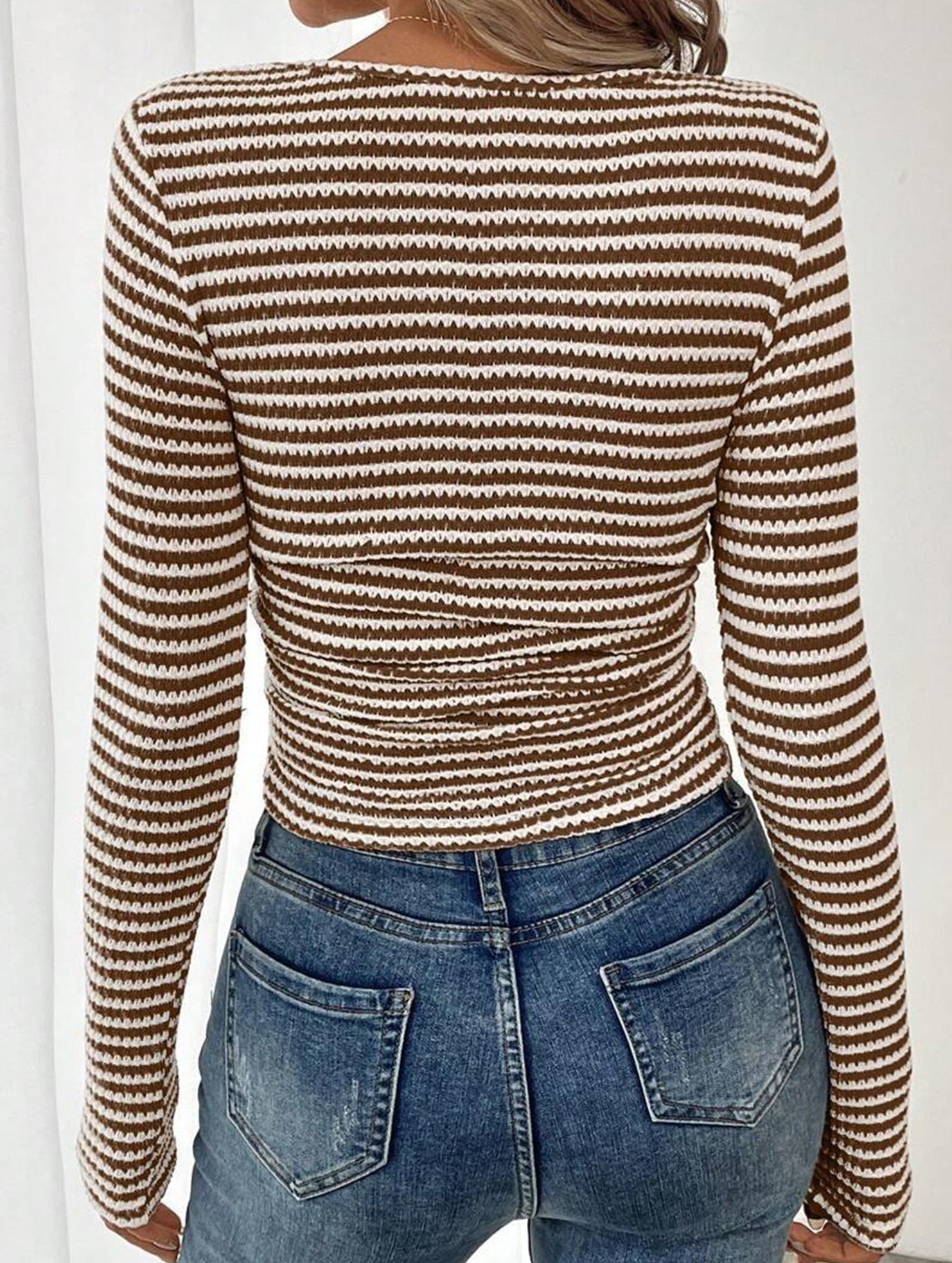 Square neck slim-fit knit long-sleeved shirt