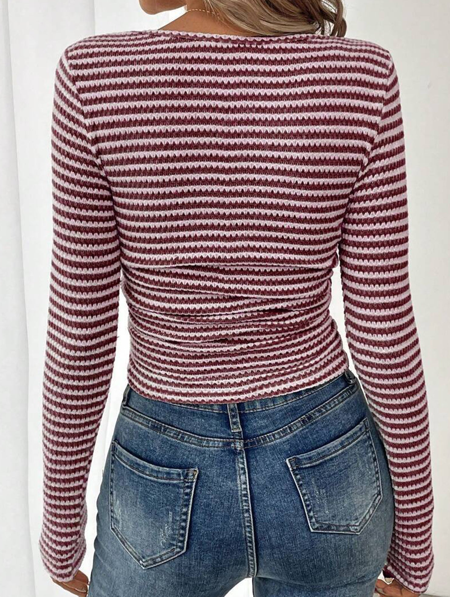 Square neck slim-fit knit long-sleeved shirt