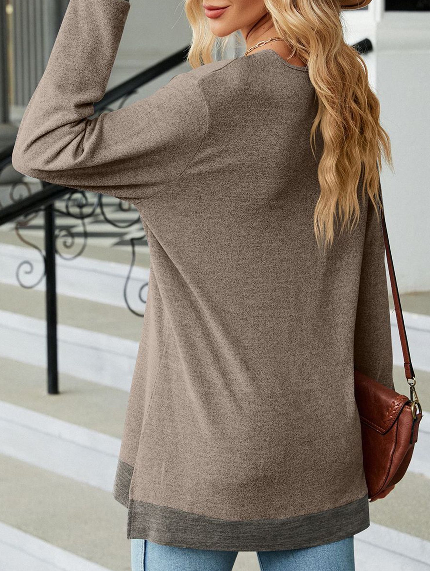 Lace V-neck slit loose long-sleeved T-shirt