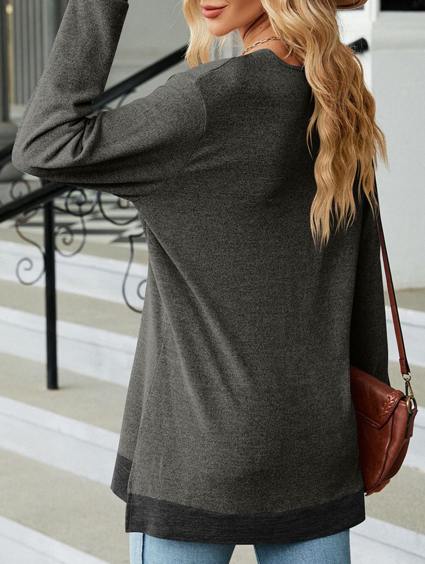 Lace V-neck slit loose long-sleeved T-shirt