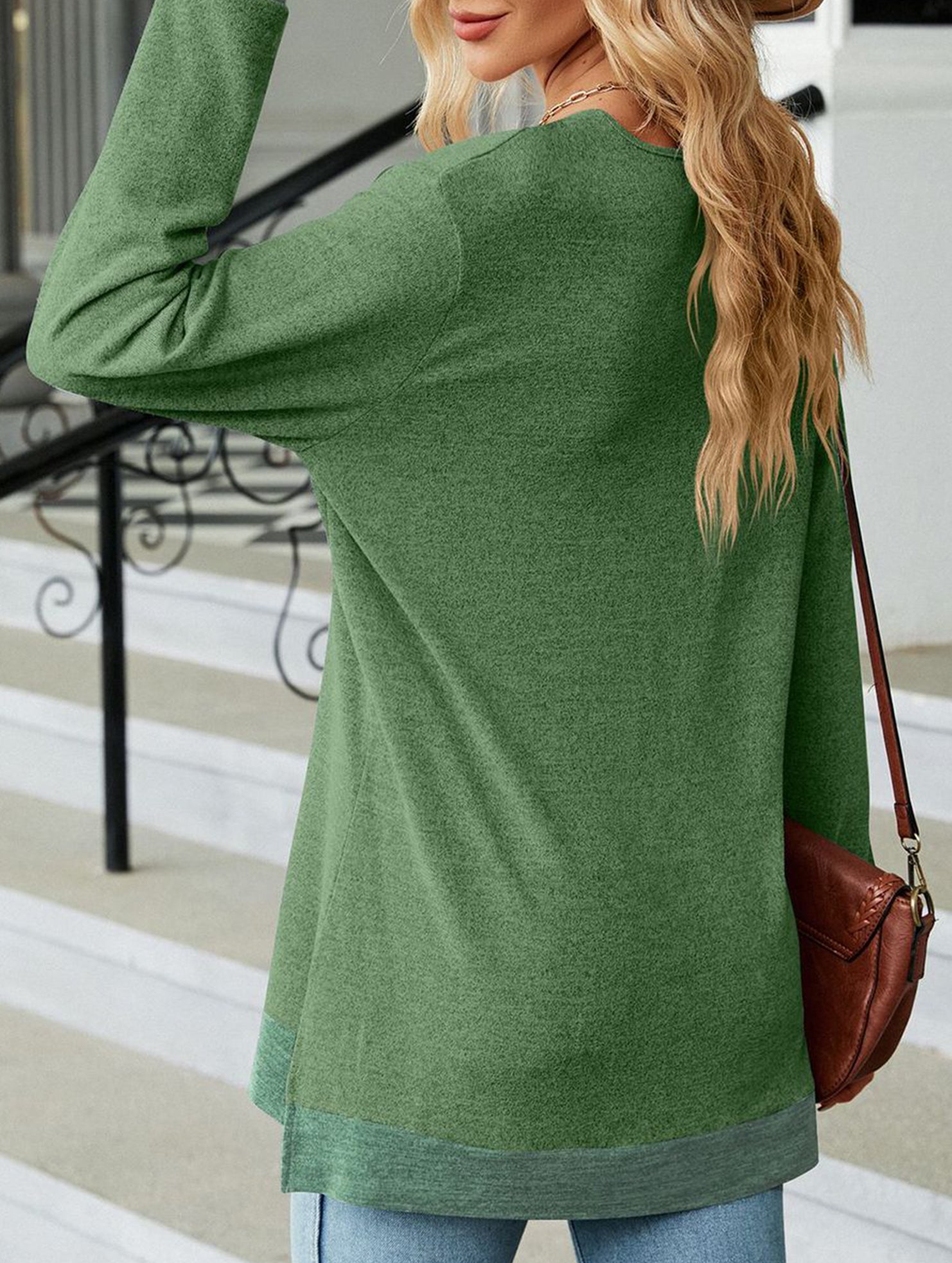 Lace V-neck slit loose long-sleeved T-shirt
