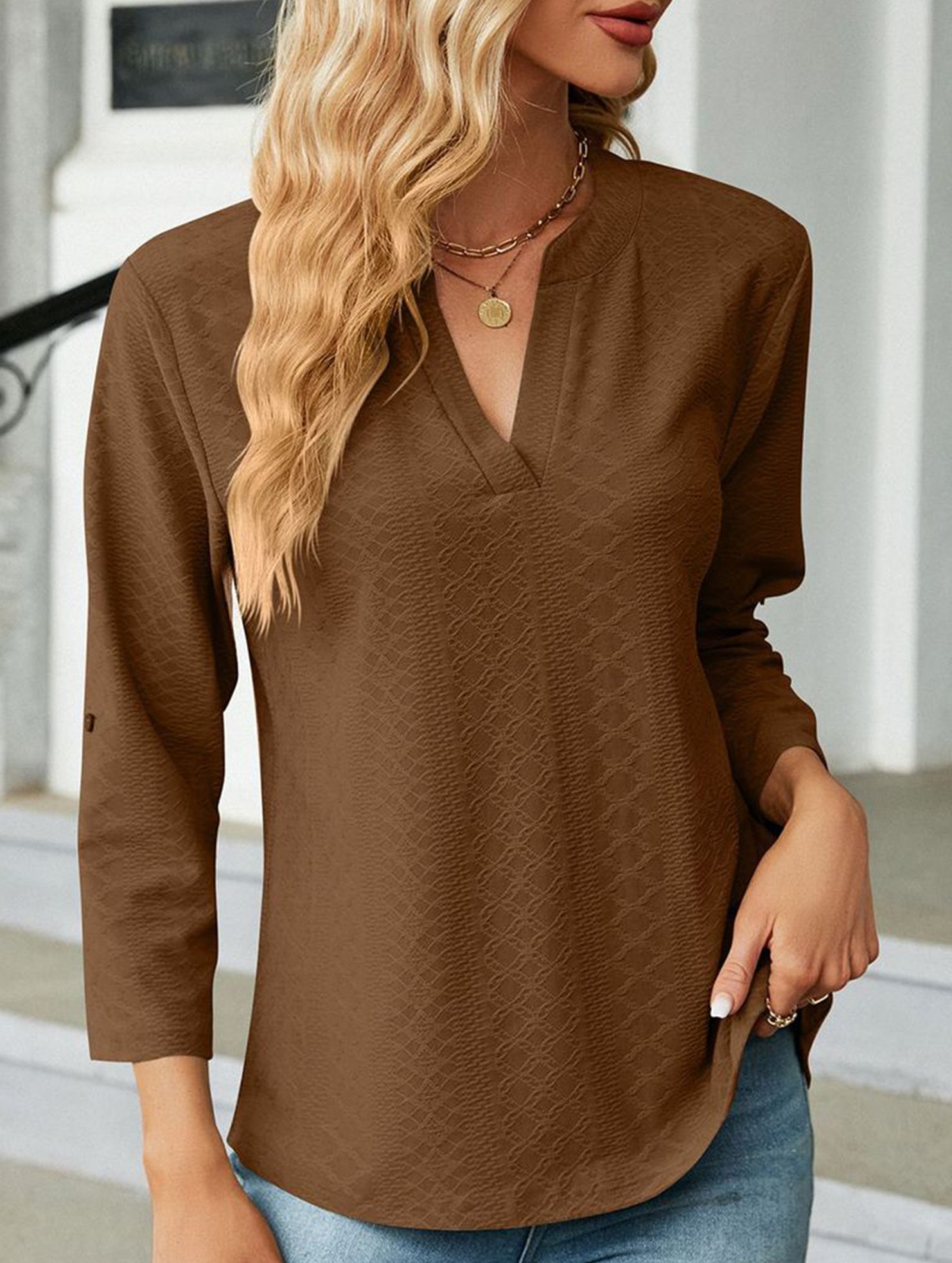 V-neck three-quarter sleeve button loose T-shirt
