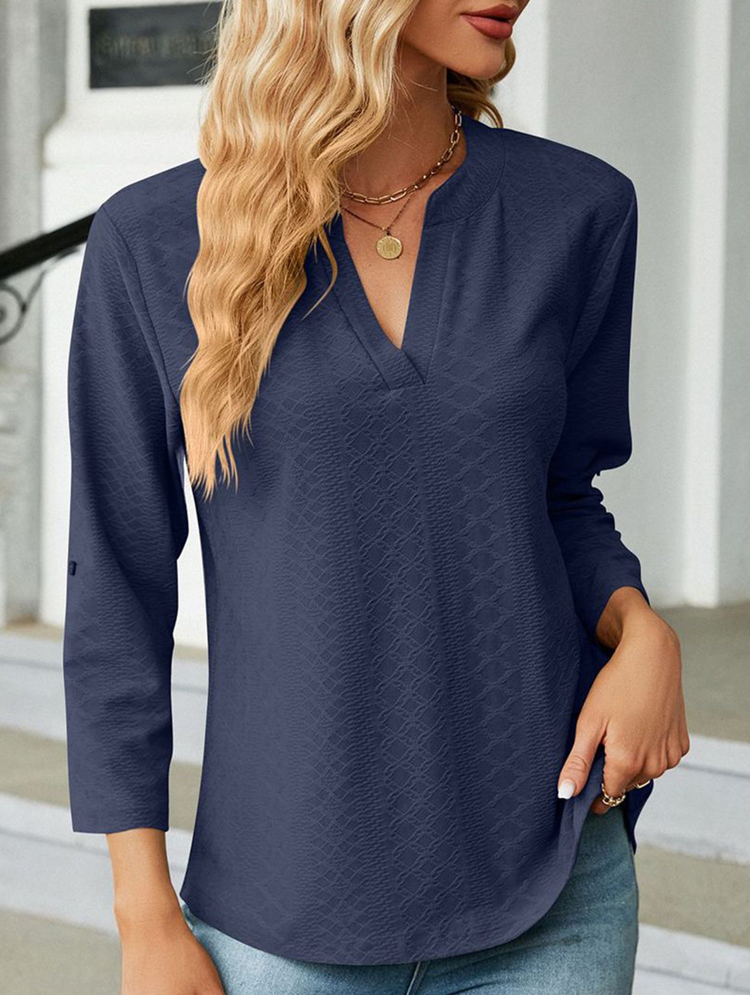 V-neck three-quarter sleeve button loose T-shirt