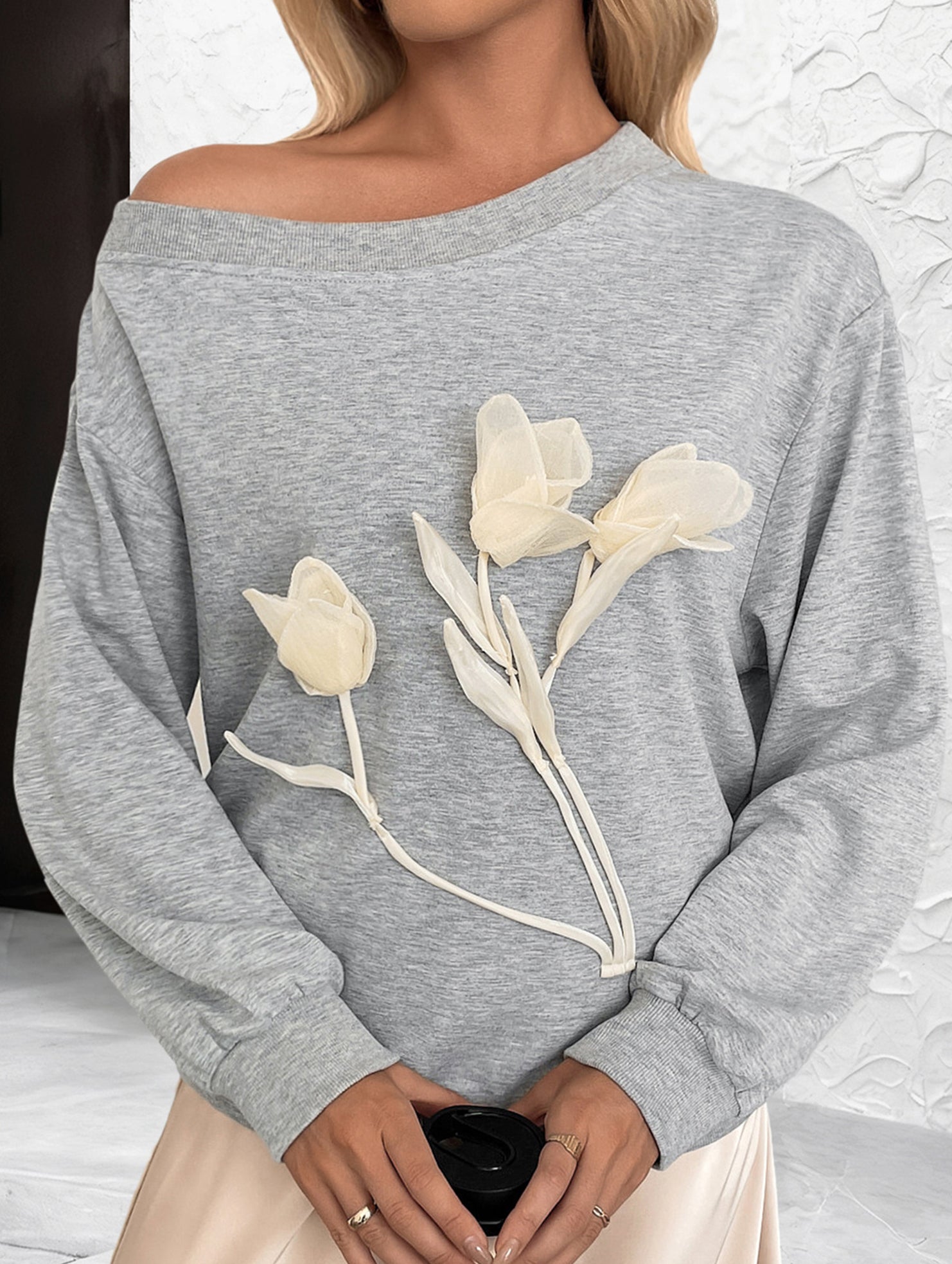 Versatile off-shoulder gray long-sleeved sweatshirt