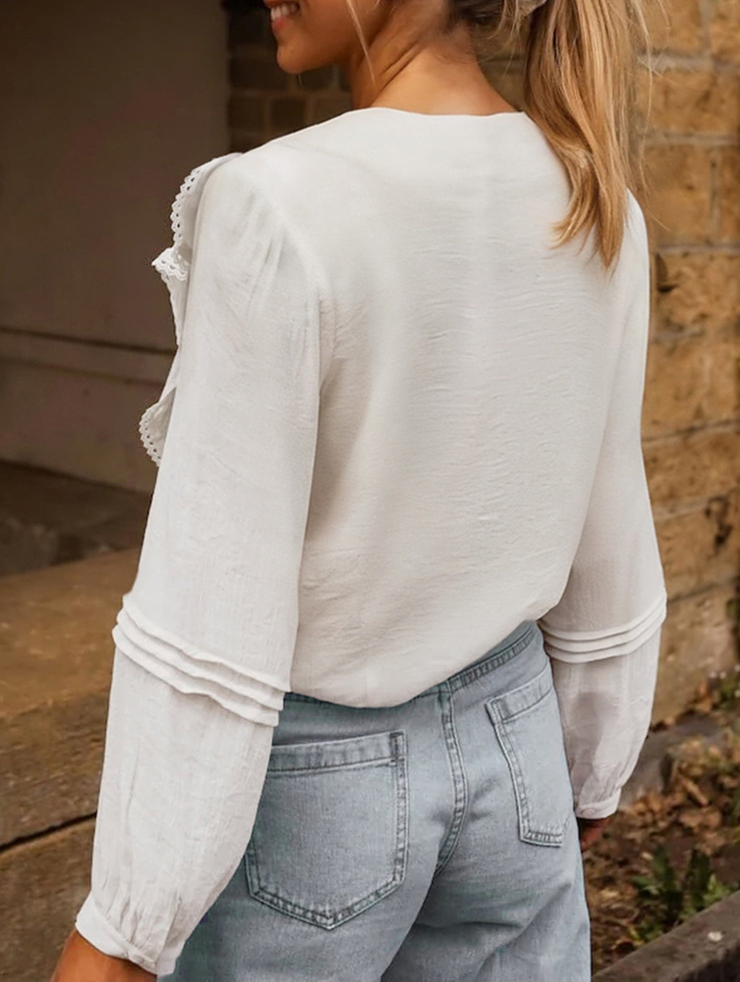 Pastoral style lace ruffle V-neck shirt