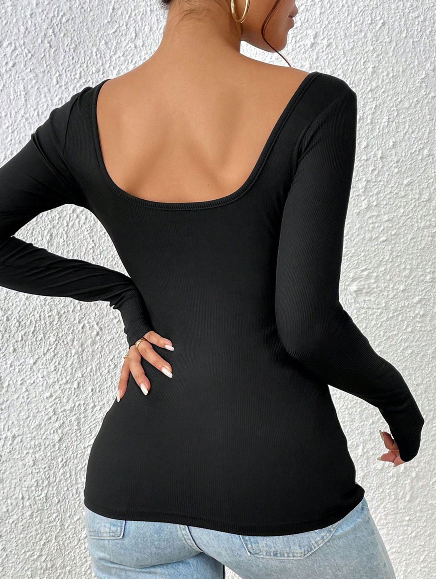 Backless long-sleeved T-shirt