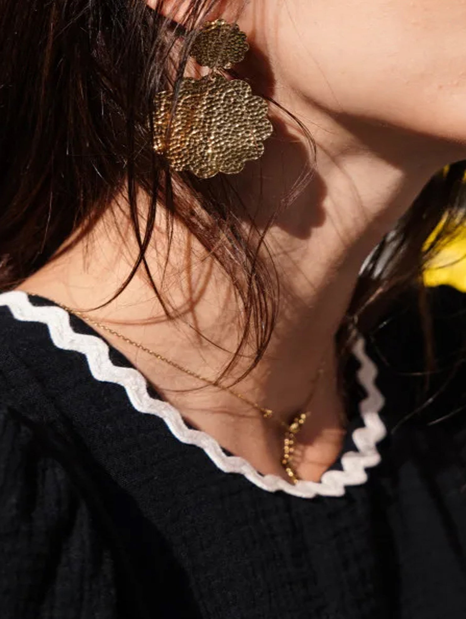 Backless tie-up bow lace shirt