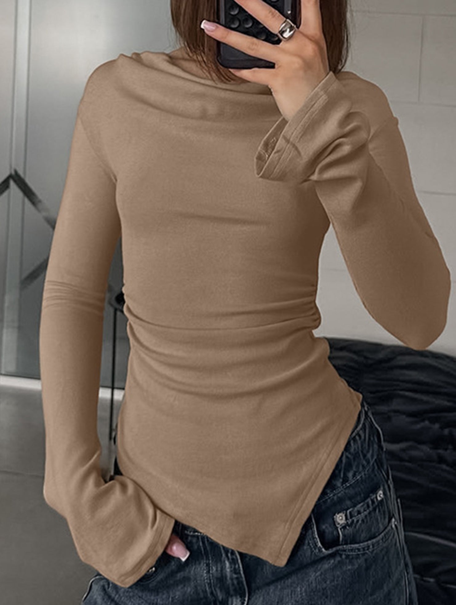 Slim-fit irregular knit shirt