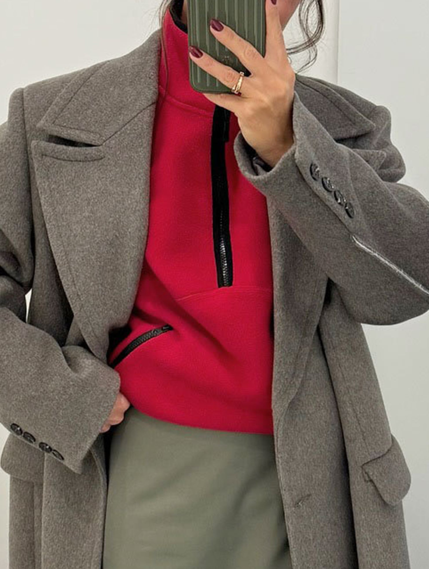 Versatile half-zip sweatshirt