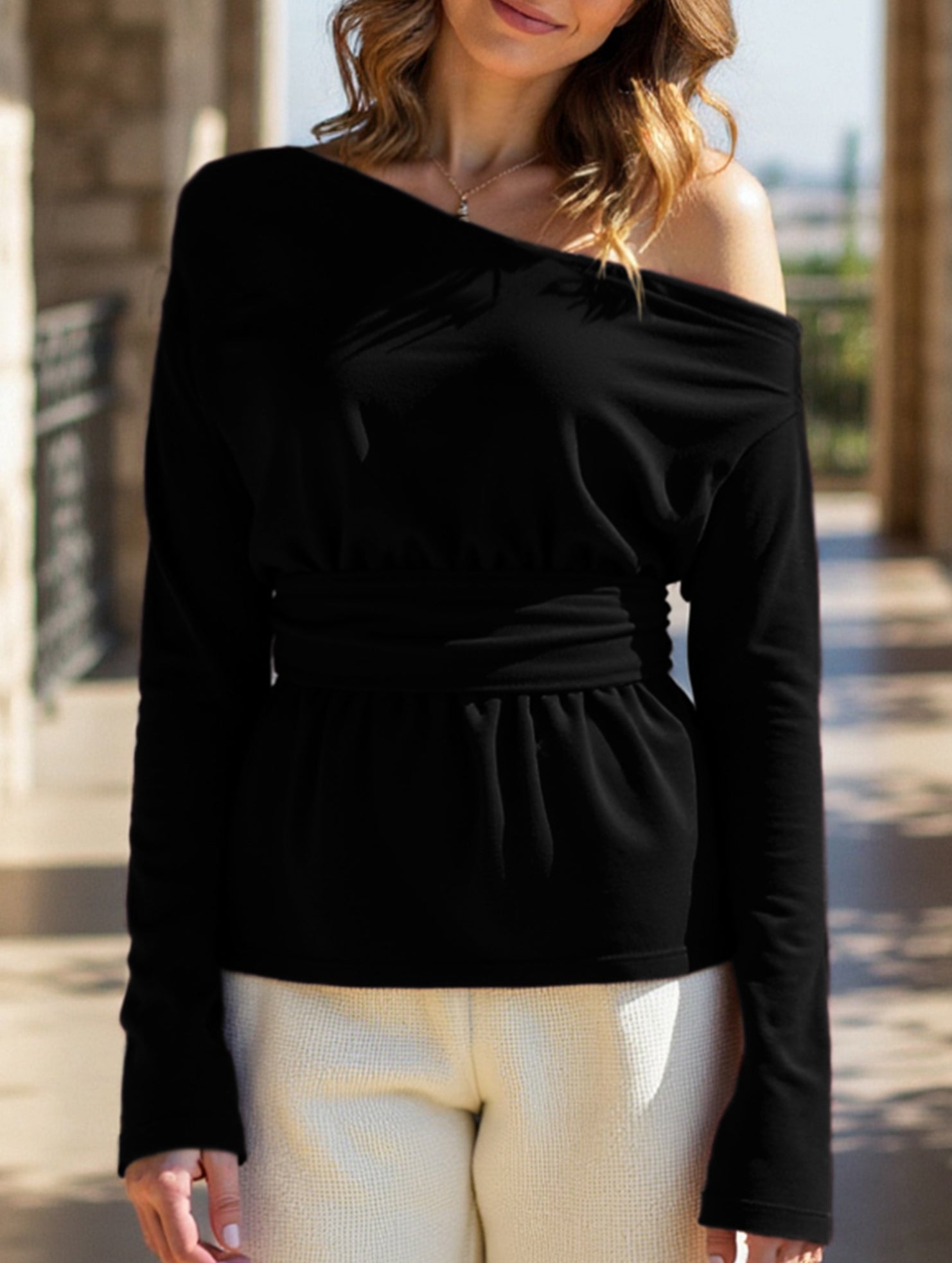 Sexy off-the-shoulder fitted waist top with straps