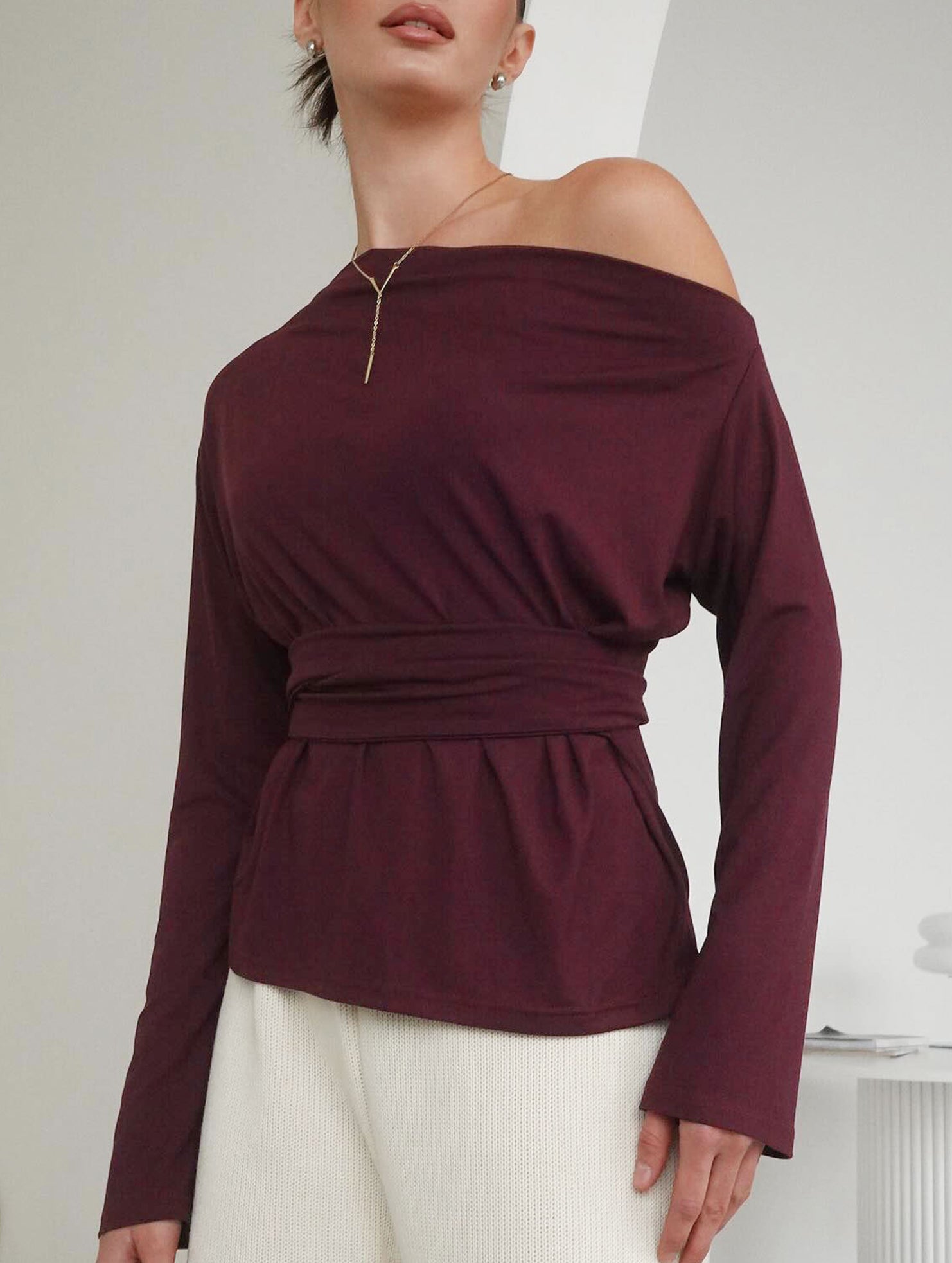 Sexy off-the-shoulder fitted waist top with straps
